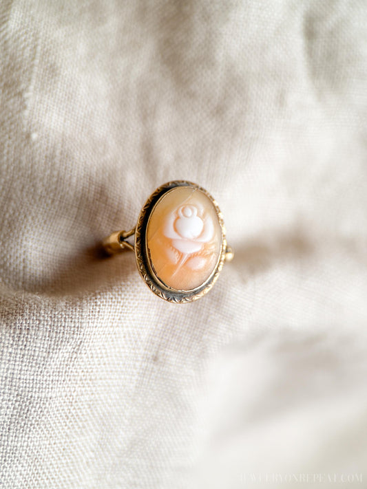 Vintage Cameo Gemstone Ring in 14k Gold, Antique Jewelry from the 1940s - Timeless, Sustainable, @JewelryOnRepeat