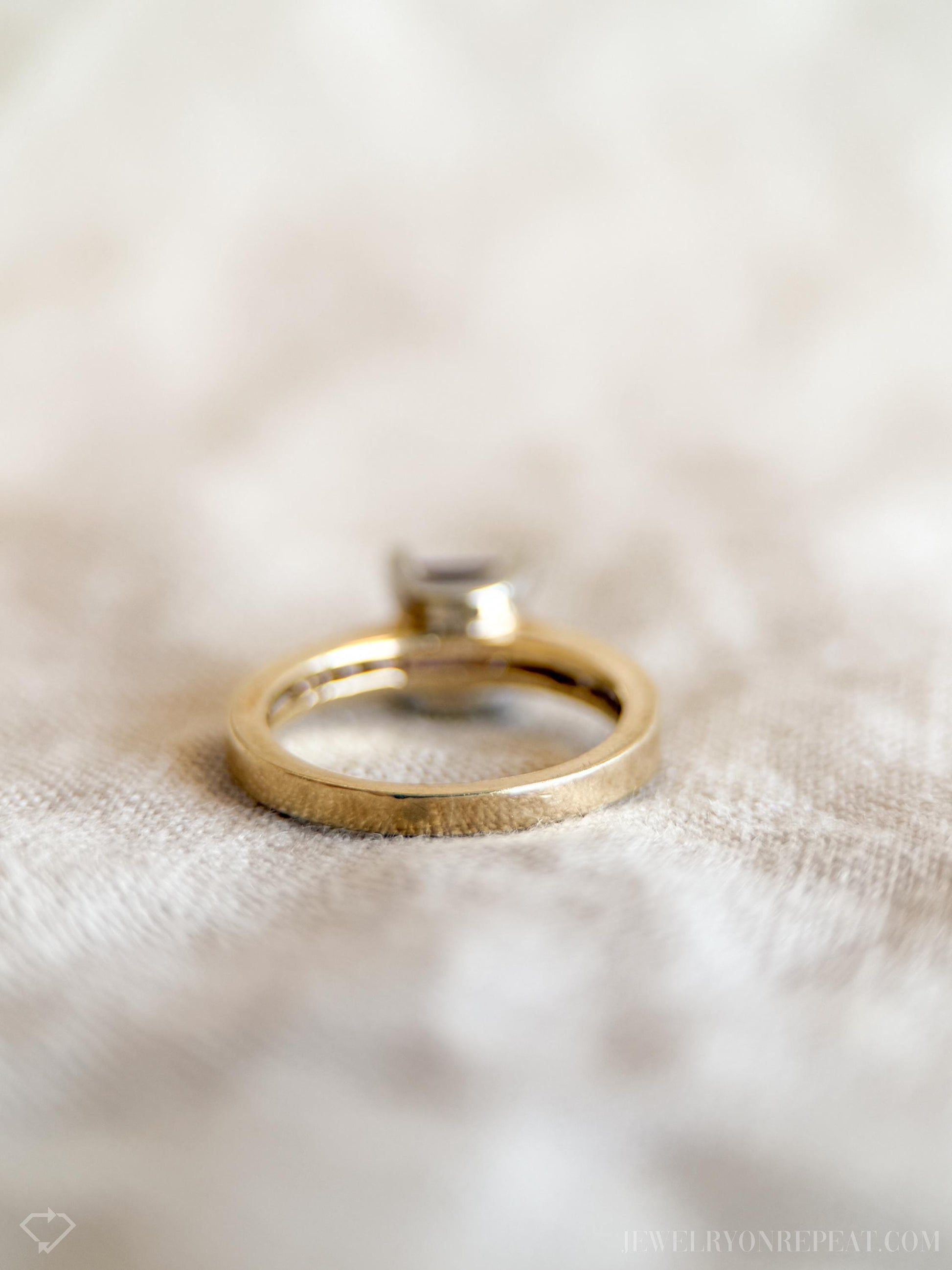 Vintage Alexandrite Gemstone Ring in 10k Gold, Antique Jewelry from the Date - Timeless, Sustainable, @JewelryOnRepeat