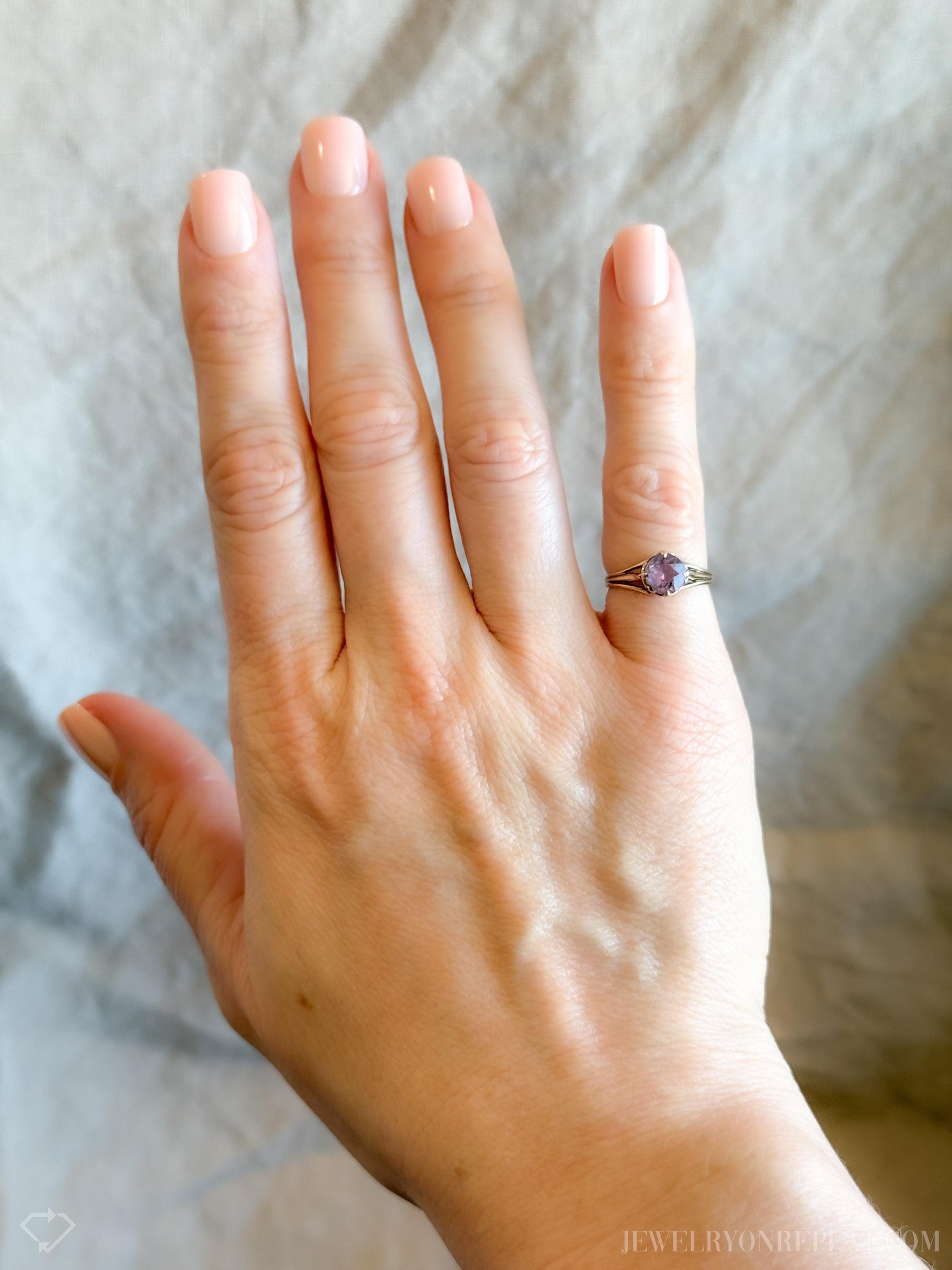 Vintage Purple Amethyst Solitaire Ring in 14k Gold, Antique Jewelry from the 1990s - Timeless, Sustainable, @JewelryOnRepeat