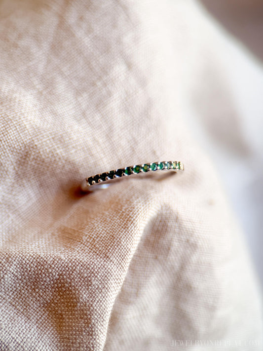 Vintage Emerald Gemstone Band in 10k Gold, Retro Jewelry from the 1990s - Timeless, Sustainable, @JewelryOnRepeat