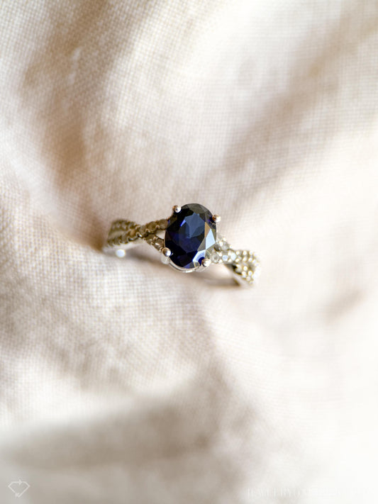 Vintage Oval Blue Sapphire Infinity Ring in 10k White Gold, Retro Jewelry from the 1990s - Timeless, Sustainable, @JewelryOnRepeat
