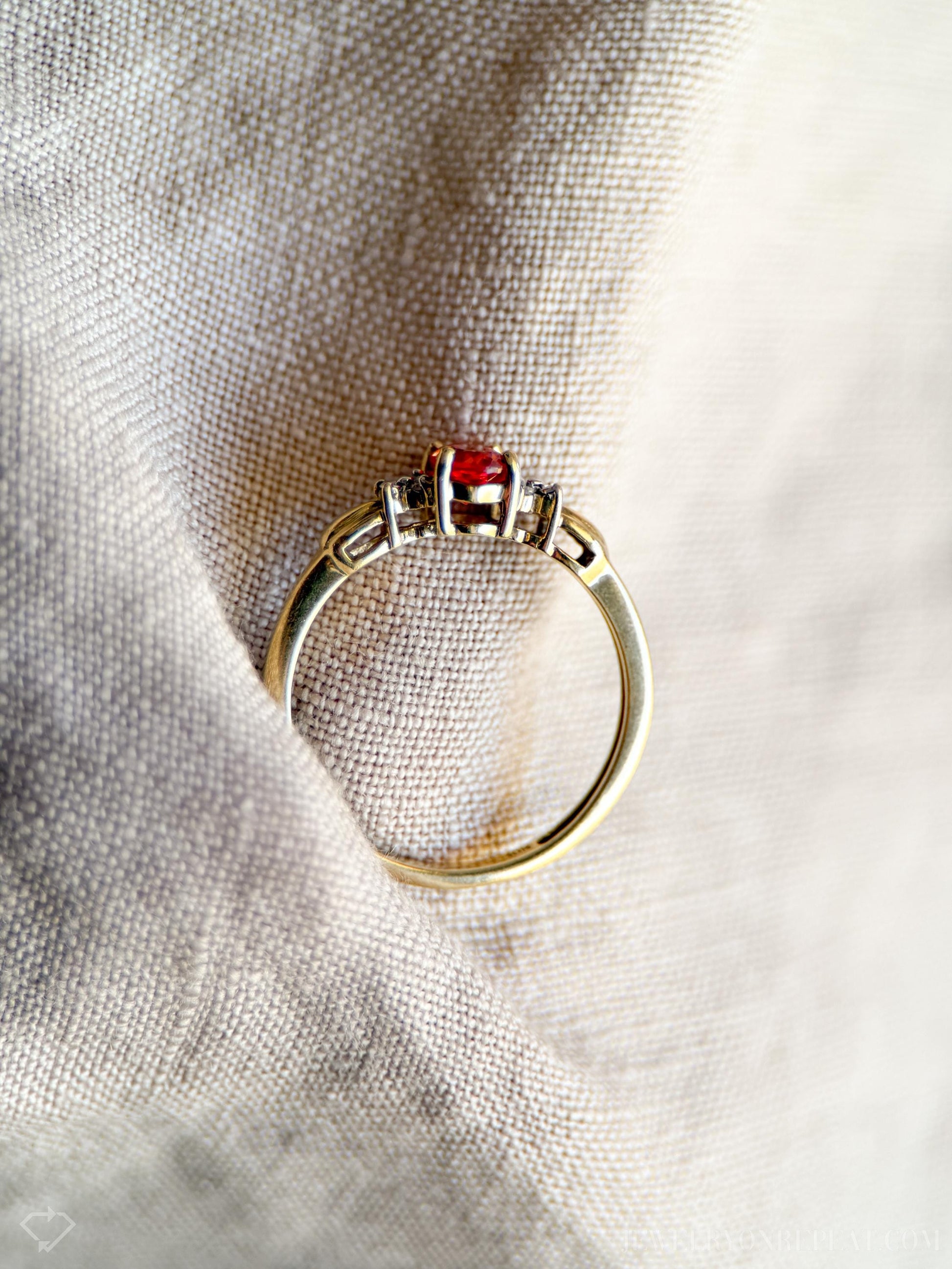Vintage Oval Cut Orange Garnet Gemstone Ring in 10k Gold, Retro Jewelry from the 1990s - Timeless, Sustainable, @JewelryOnRepeat