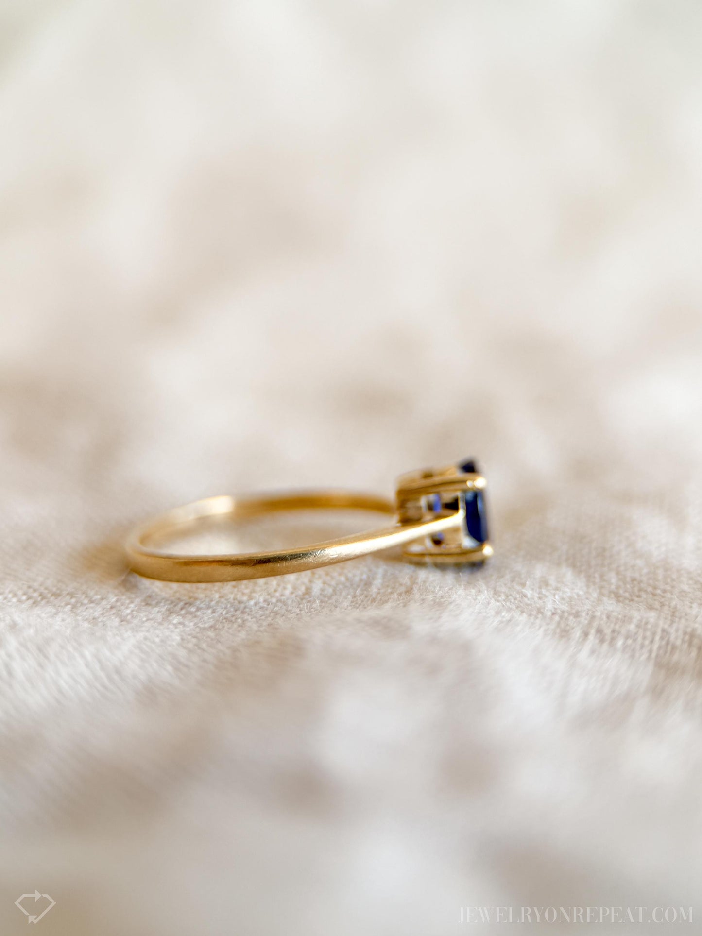 Vintage Oval Cut Blue Sapphire Solitaire Gemstone Ring in 14k Gold, Antique Jewelry from the 1990s - Timeless, Sustainable, @JewelryOnRepeat