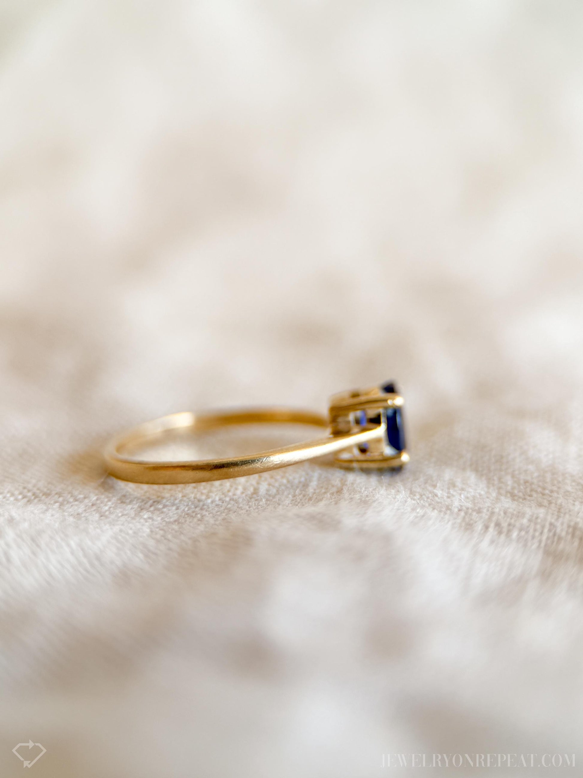 Vintage Oval Cut Blue Sapphire Solitaire Gemstone Ring in 14k Gold, Antique Jewelry from the 1990s - Timeless, Sustainable, @JewelryOnRepeat