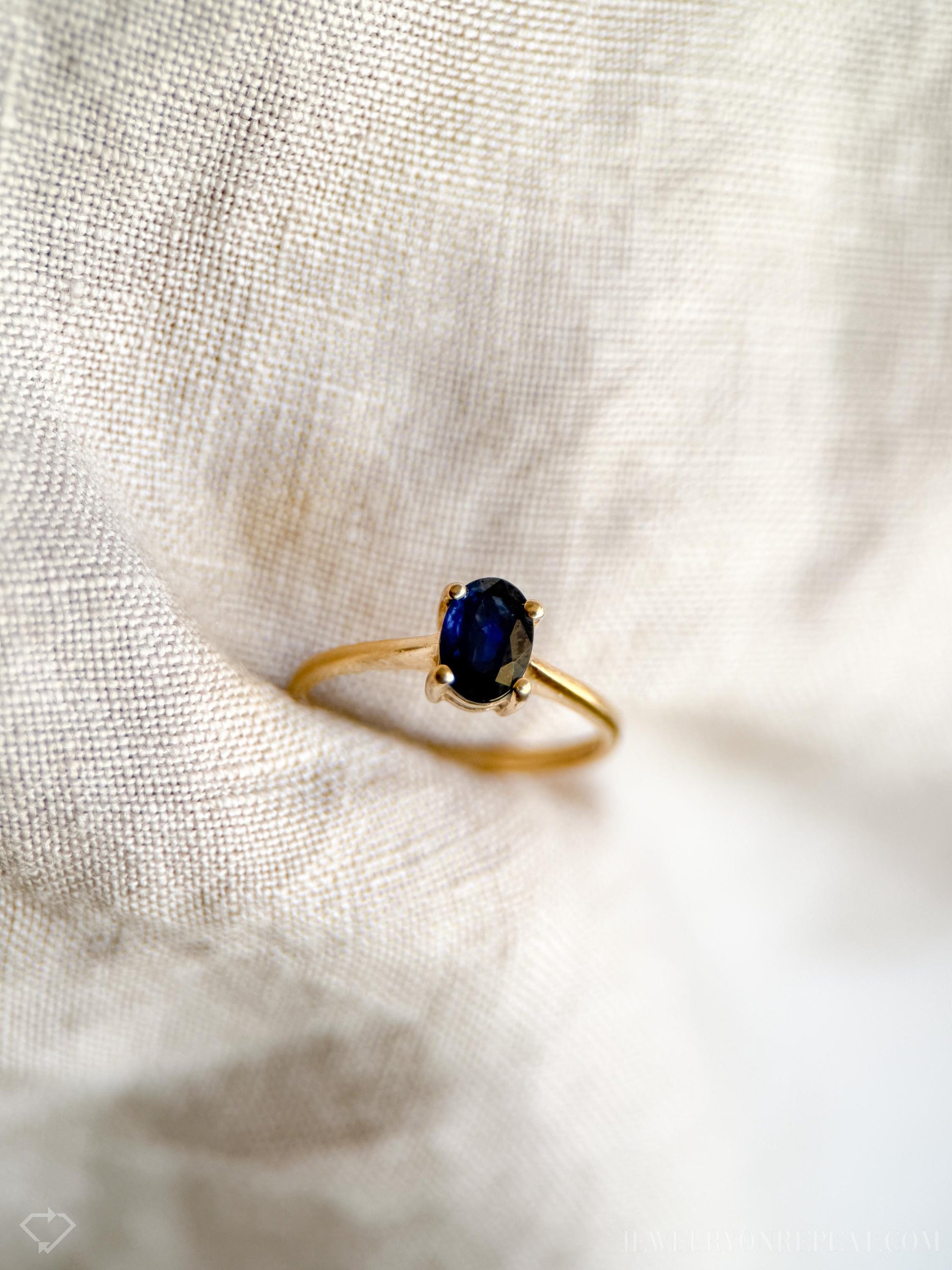 Vintage Oval Cut Blue Sapphire Solitaire Gemstone Ring in 14k Gold, Antique Jewelry from the 1990s - Timeless, Sustainable, @JewelryOnRepeat