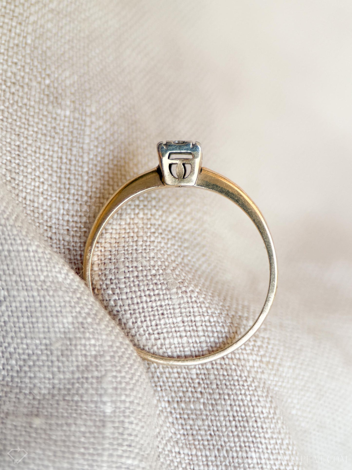 Vintage Diamond Solitaire Engagement Ring in 14k Gold, Antique Jewelry from the 1950s - Timeless, Sustainable, @JewelryOnRepeat