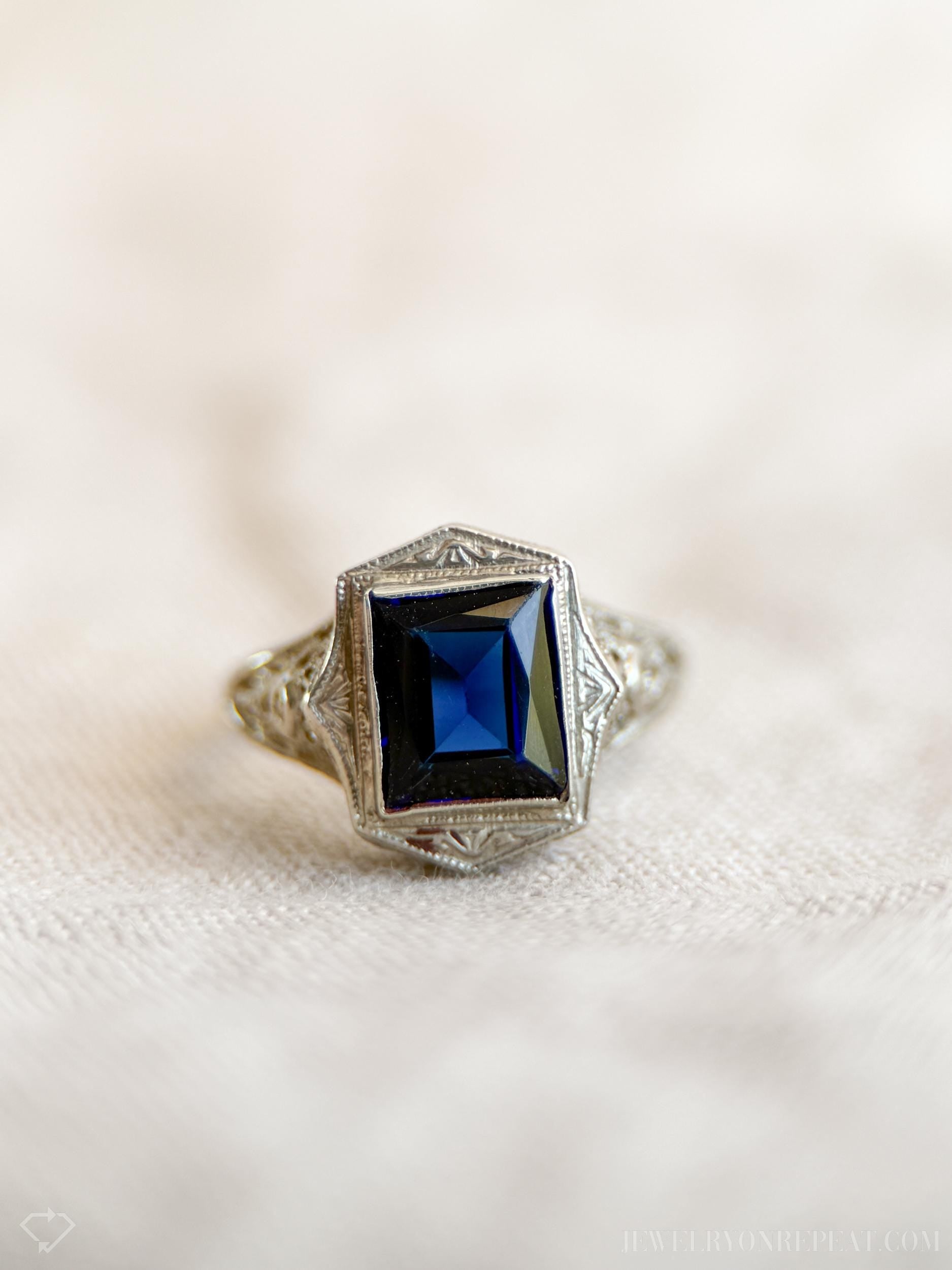 Vintage Blue Sapphire Filigree Gemstone Ring in 14k White Gold, Antique Jewelry from the 1940s - Timeless, Sustainable, @JewelryOnRepeat