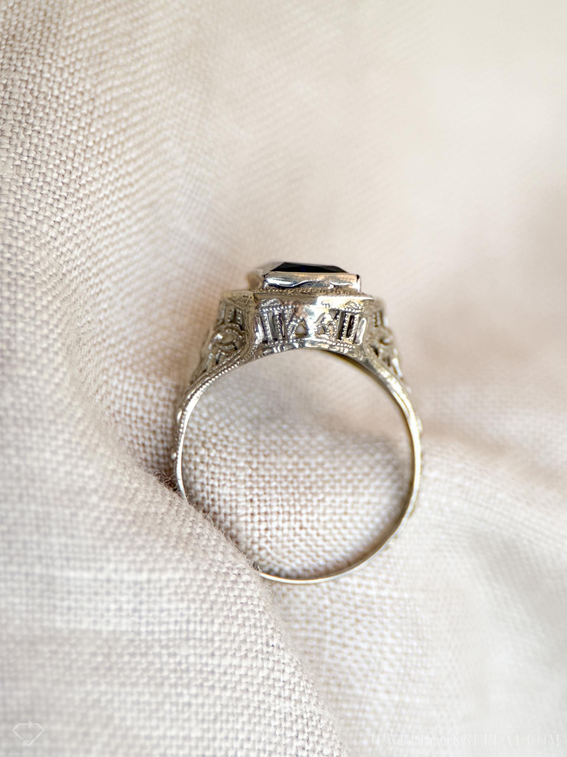 Vintage Blue Sapphire Filigree Gemstone Ring in 14k White Gold, Antique Jewelry from the 1940s - Timeless, Sustainable, @JewelryOnRepeat