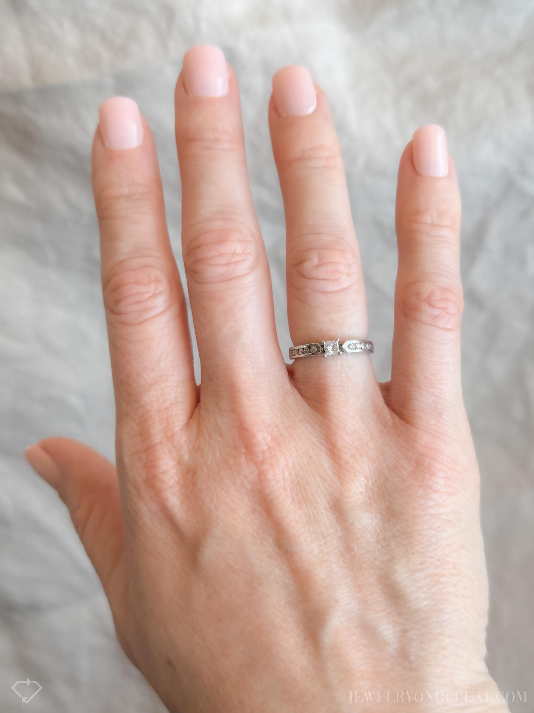 Vintage Diamond Princess Cut Engagement Ring in 10k White Gold, Retro Jewelry from the 1990s - Timeless, Sustainable, @JewelryOnRepeat