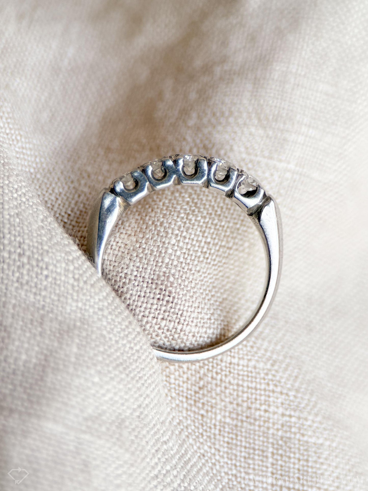 Vintage Diamond Prong Set Wedding Band in Platinum, Retro Jewelry from the 1950s - Timeless, Sustainable, @JewelryOnRepeat