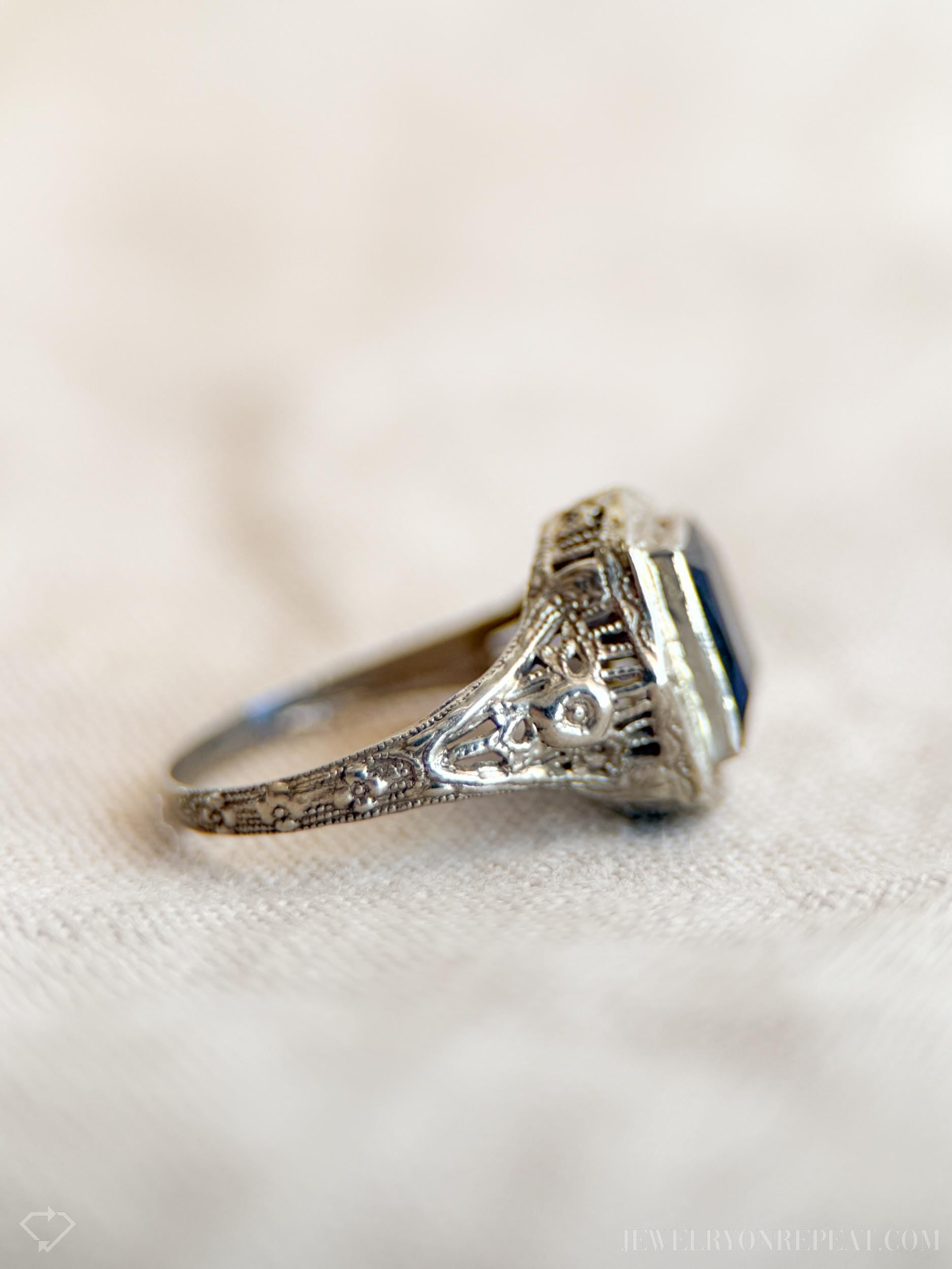 Vintage Blue Sapphire Filigree Gemstone Ring in 14k White Gold, Antique Jewelry from the 1940s - Timeless, Sustainable, @JewelryOnRepeat