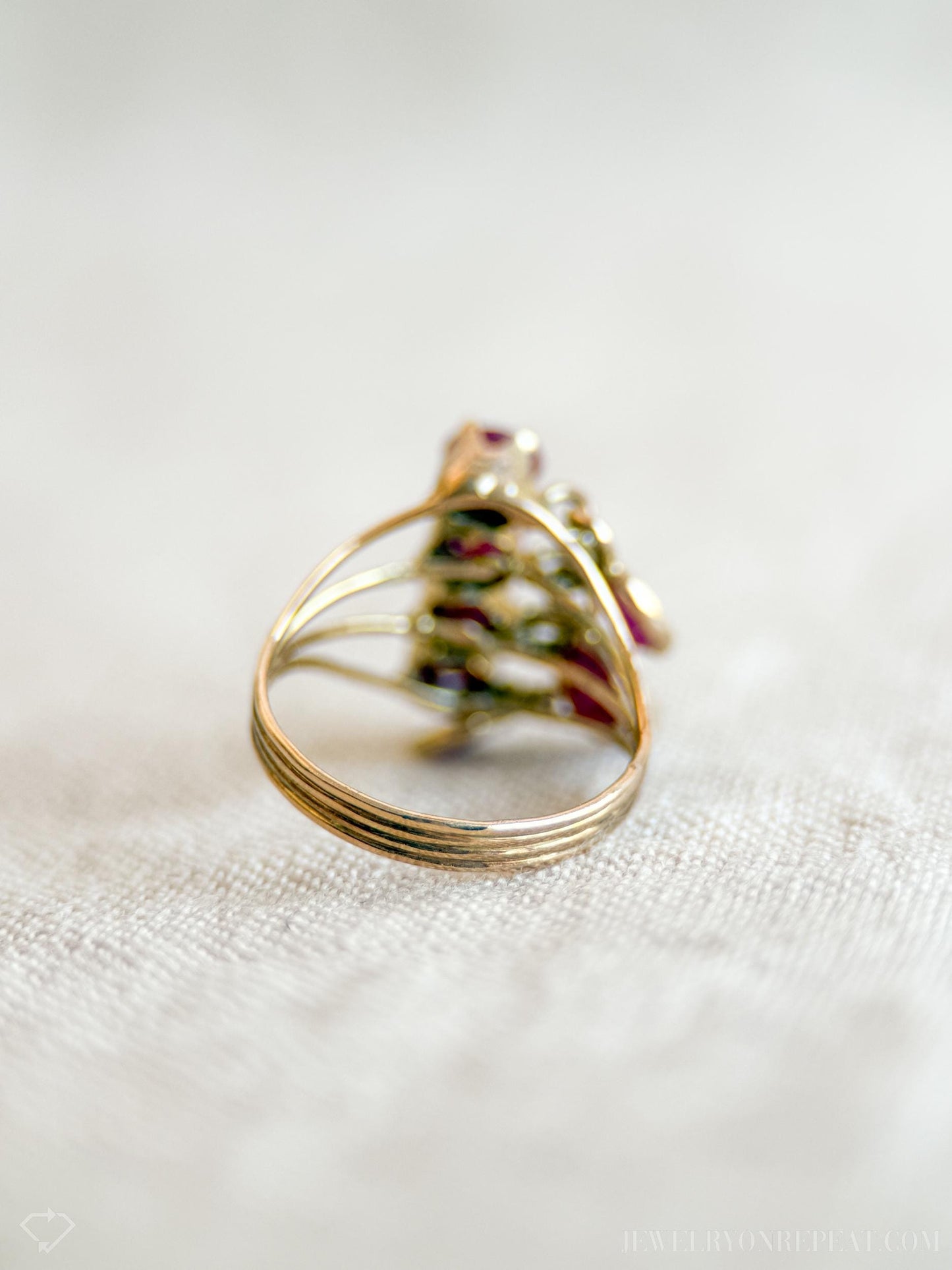 Vintage Charm Dangle Ruby Ring in 14k Gold, Antique Jewelry from the 1970s - Timeless, Sustainable, @JewelryOnRepeat