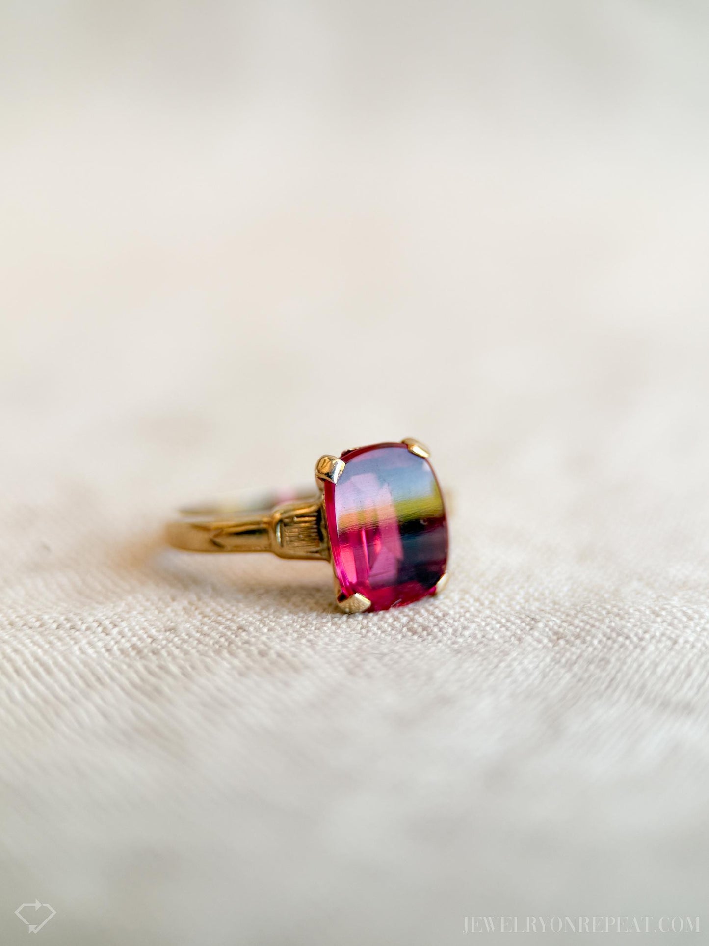 Vintage Art Deco Ruby Ring in 10k Gold, Antique Jewelry from the 1920s - Timeless, Sustainable, @JewelryOnRepeat