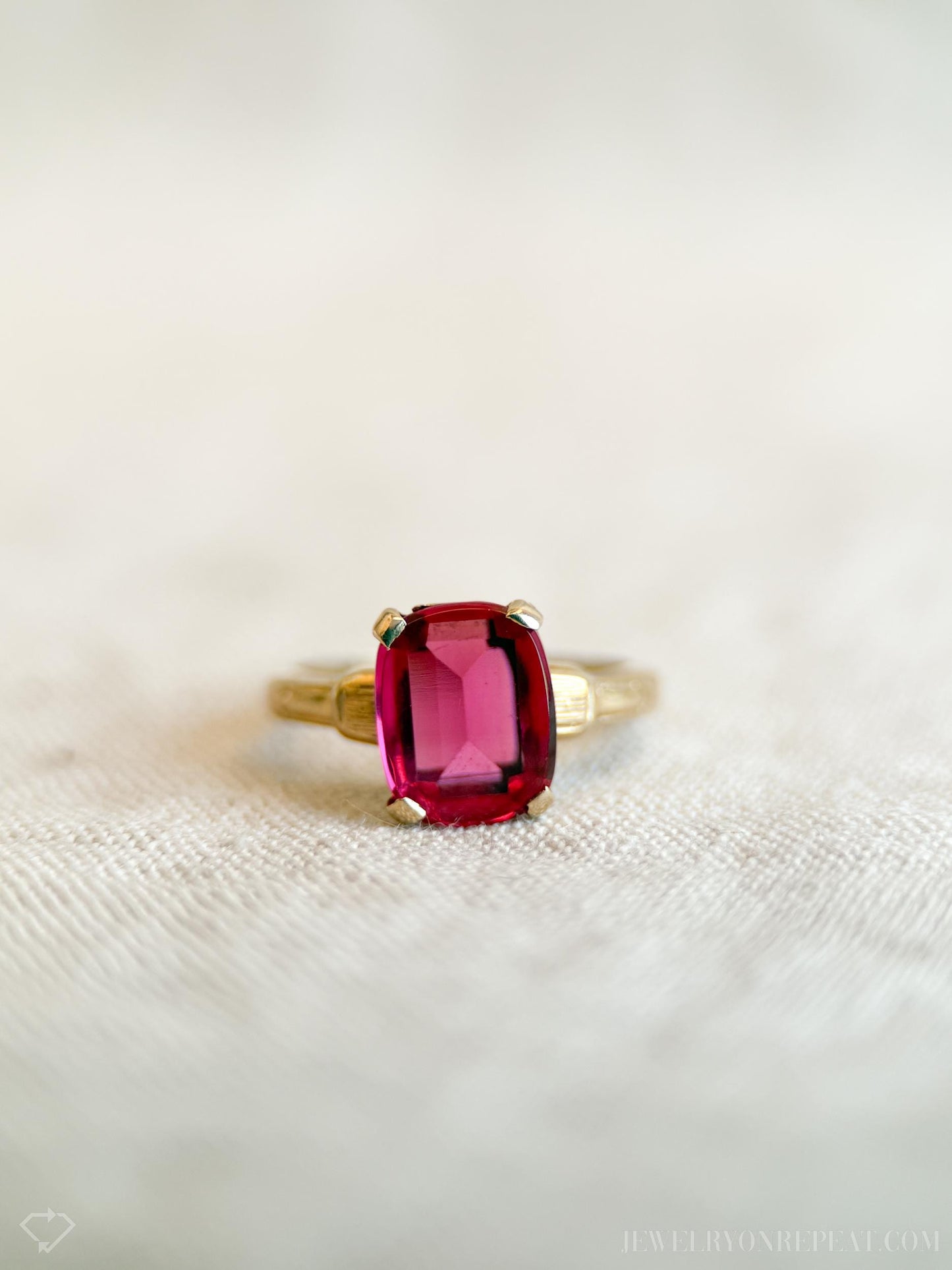 Vintage Art Deco Ruby Ring in 10k Gold, Antique Jewelry from the 1920s - Timeless, Sustainable, @JewelryOnRepeat