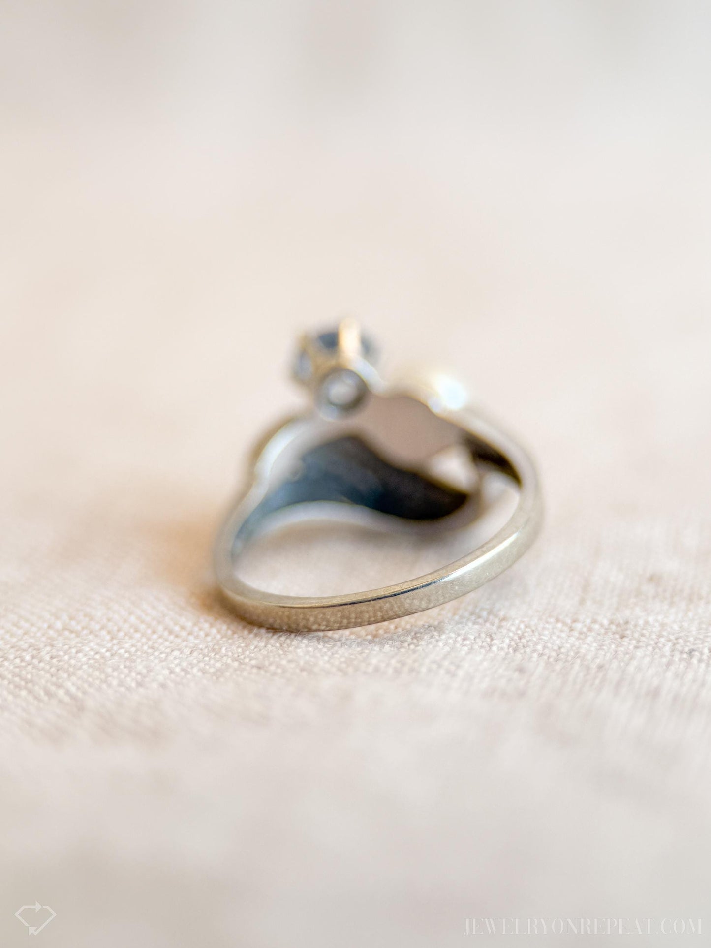 Vintage Pearl and Blue Spinel Ring in 10k White Gold, Antique Jewelry from the 1970s - Timeless, Sustainable, @JewelryOnRepeat