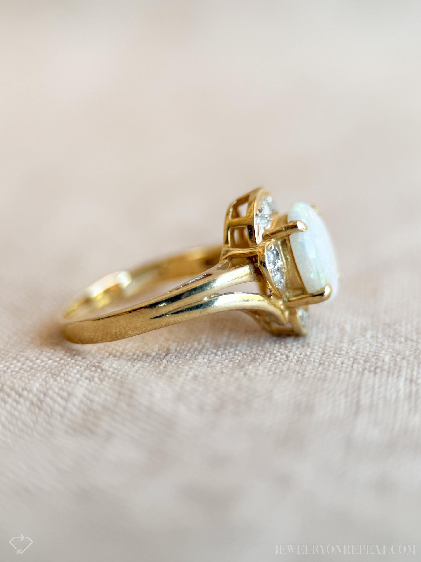 Vintage Opal and Diamond Ring in 14k Gold, Antique Jewelry from the 1990s - Timeless, Sustainable, @JewelryOnRepeat
