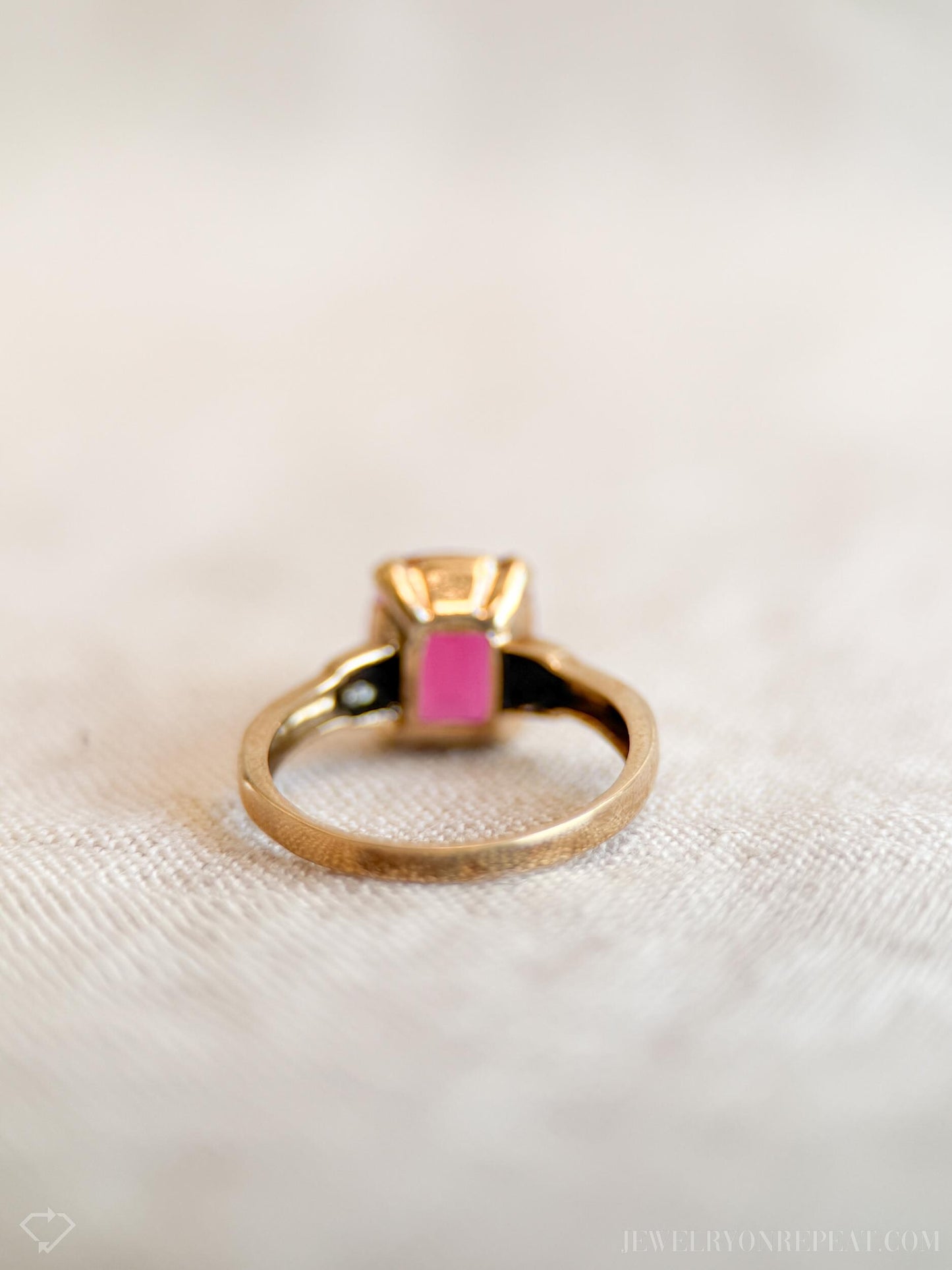 Vintage Art Deco Ruby Ring in 10k Gold, Antique Jewelry from the 1920s - Timeless, Sustainable, @JewelryOnRepeat