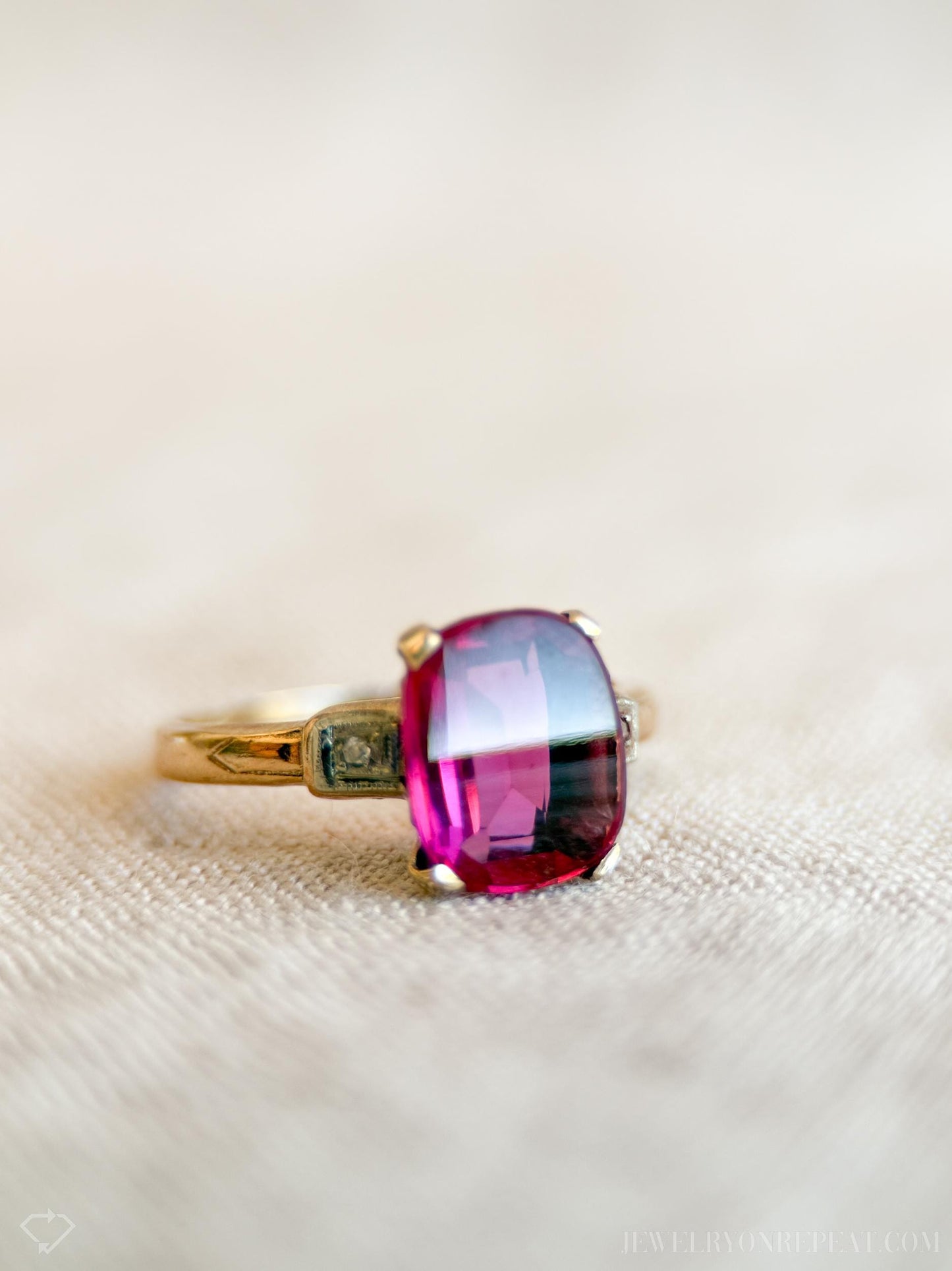 Vintage Art Deco Ruby Ring in 10k Gold, Antique Jewelry from the 1920s - Timeless, Sustainable, @JewelryOnRepeat