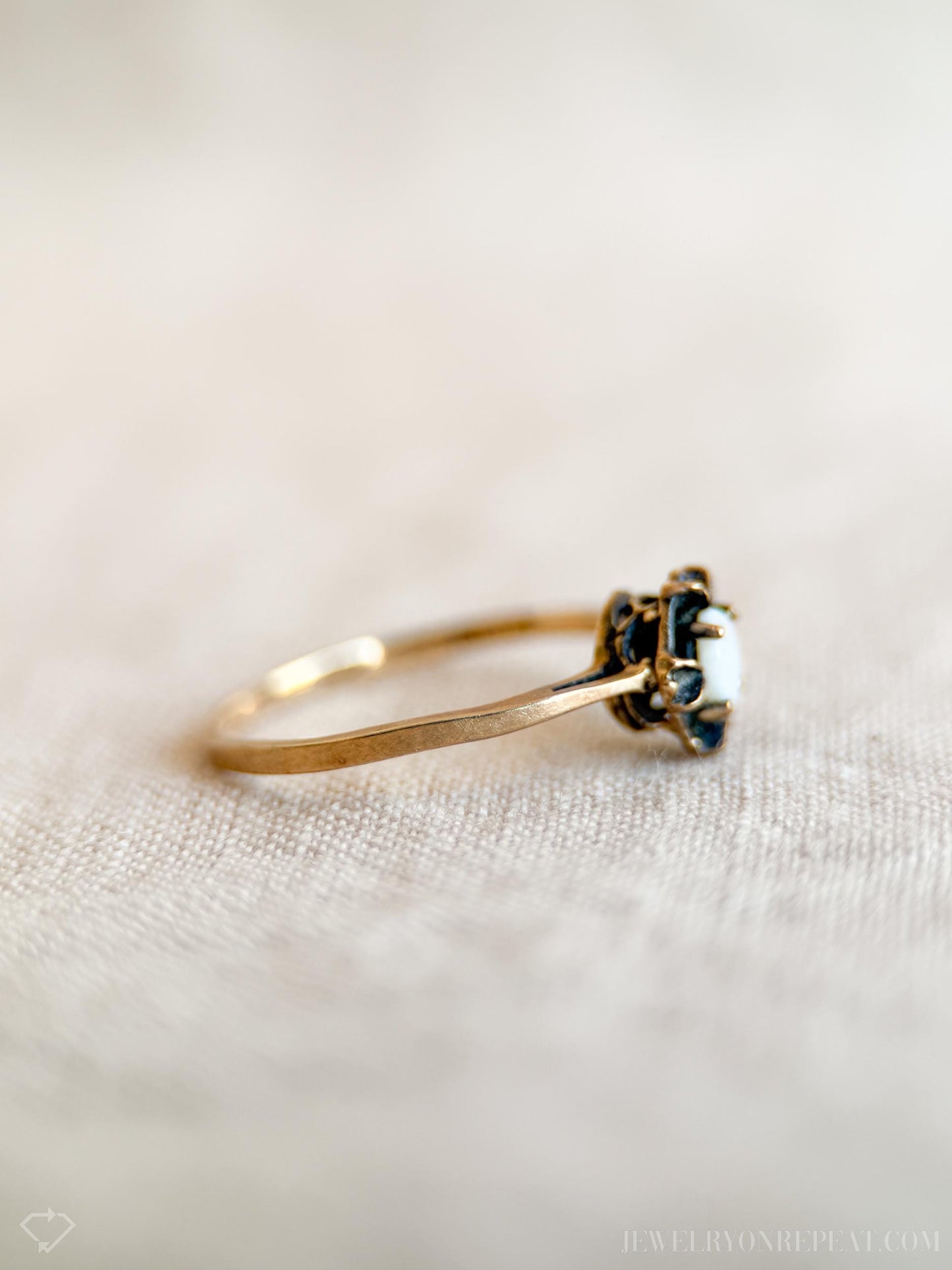 Vintage Opal Ring in 10k Gold, Antique Jewelry from the 1970s - Timeless, Sustainable, @JewelryOnRepeat