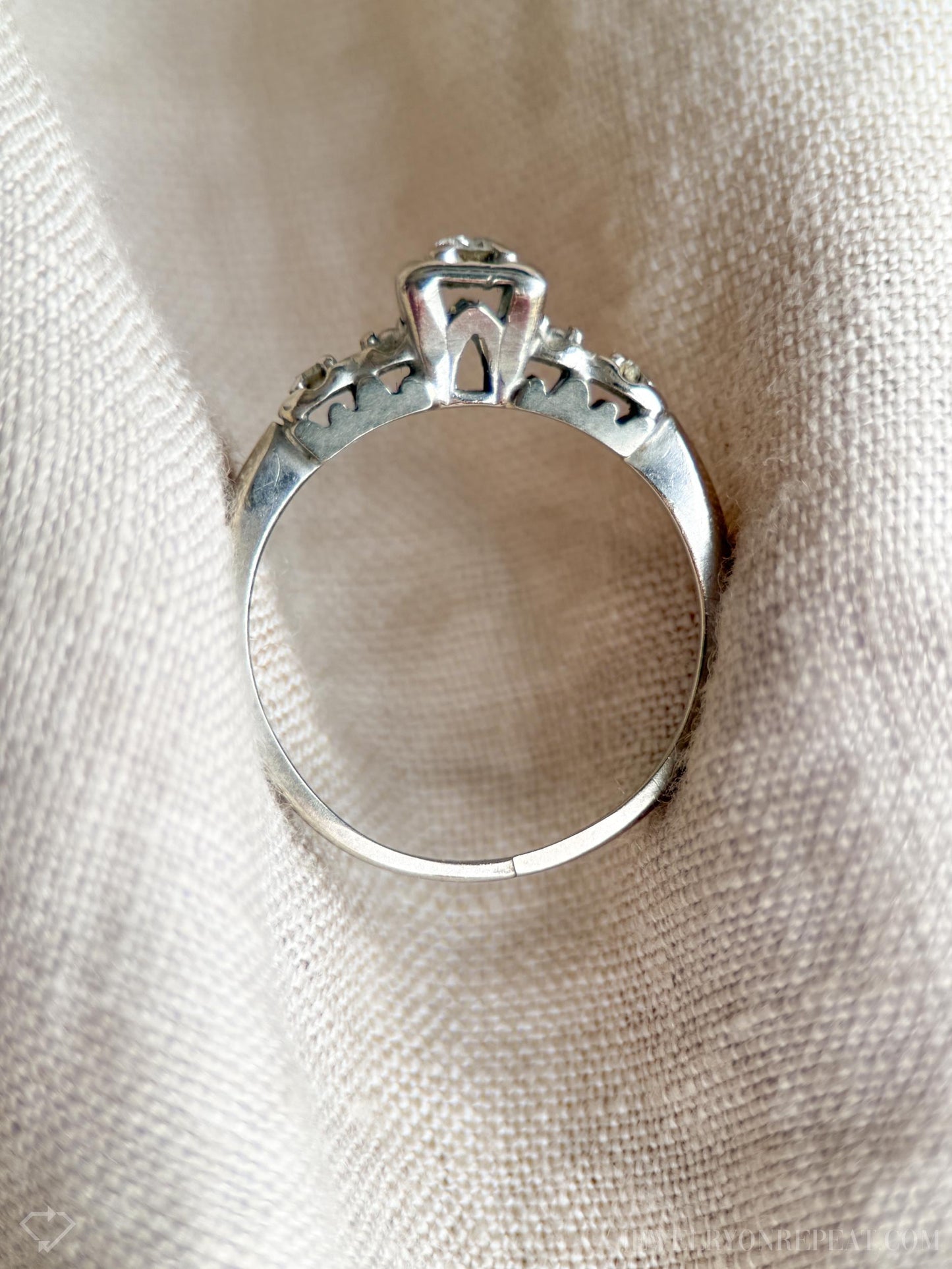 Vintage Art Deco Diamond Ring in 14k White Gold, Antique Jewelry from the 1950s - Timeless, Sustainable, @JewelryOnRepeat