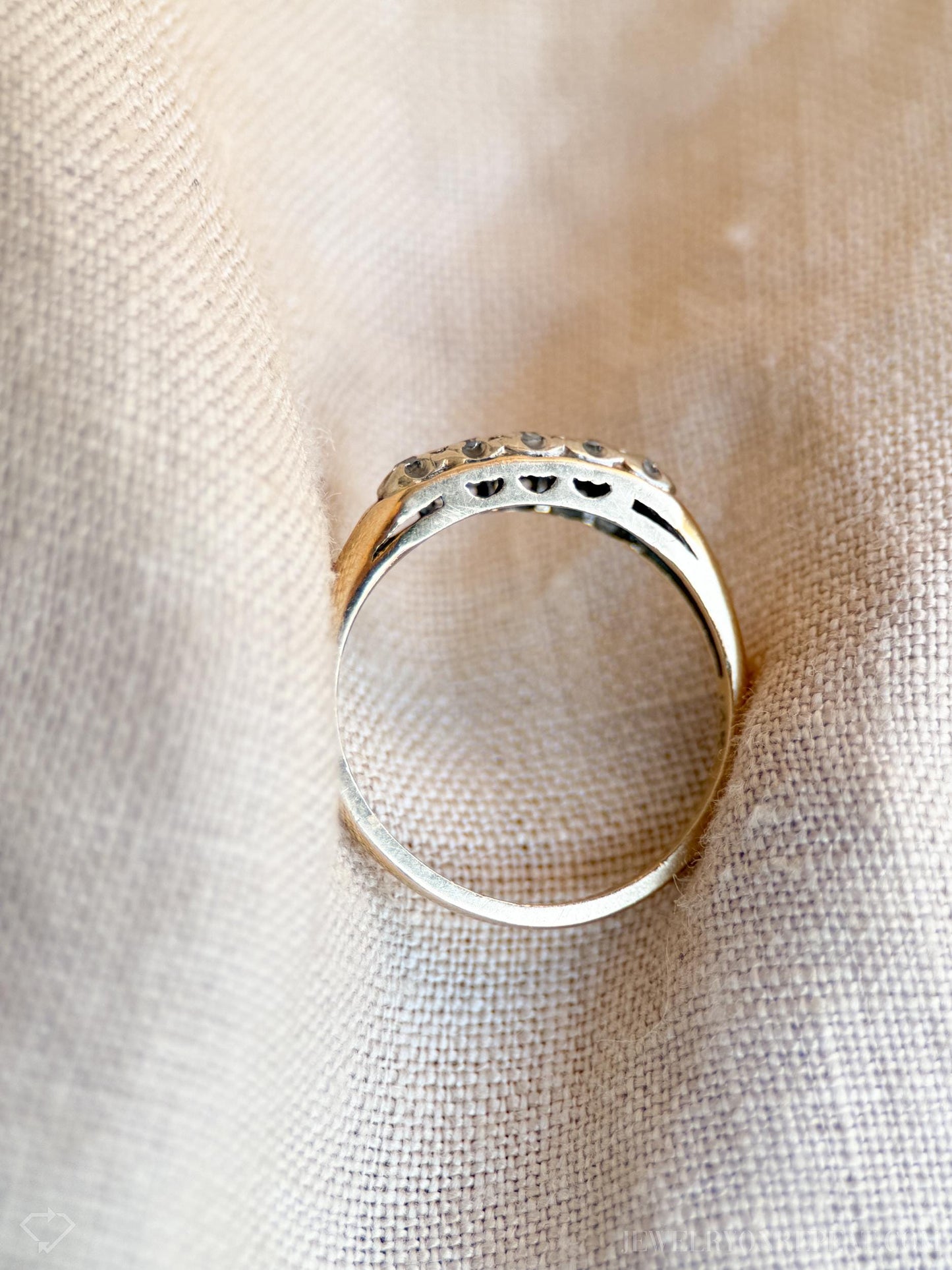 Vintage Diamond Wedding Band in 14k Gold, Antique Jewelry from the 1920s - Timeless, Sustainable, @JewelryOnRepeat