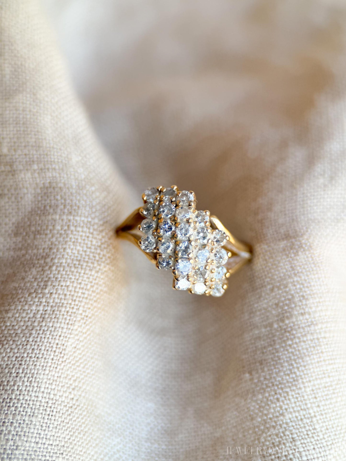Vintage Diamond Cluster Ring in 14k Gold, Vintage Jewelry from the 1970s - Timeless, Sustainable, @JewelryOnRepeat