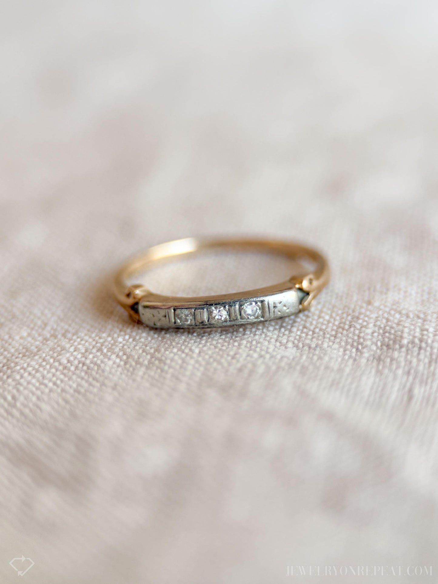 Vintage Diamond Wedding Band in 14k Gold, Antique Jewelry from the 1940s - Timeless, Sustainable, @JewelryOnRepeat