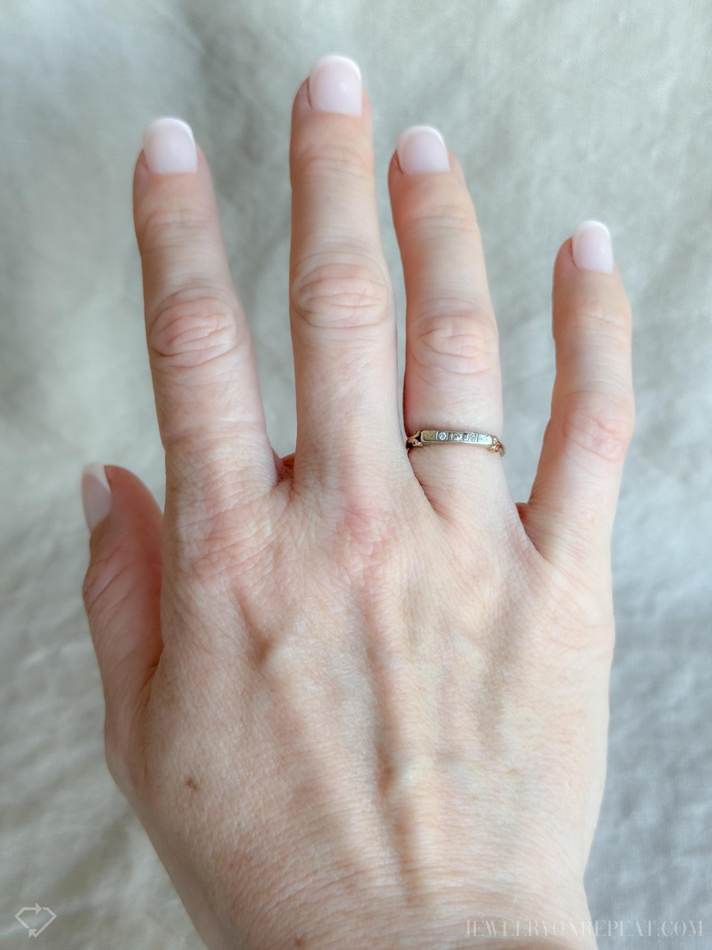 Vintage Diamond Wedding Band in 14k Gold, Antique Jewelry from the 1940s - Timeless, Sustainable, @JewelryOnRepeat