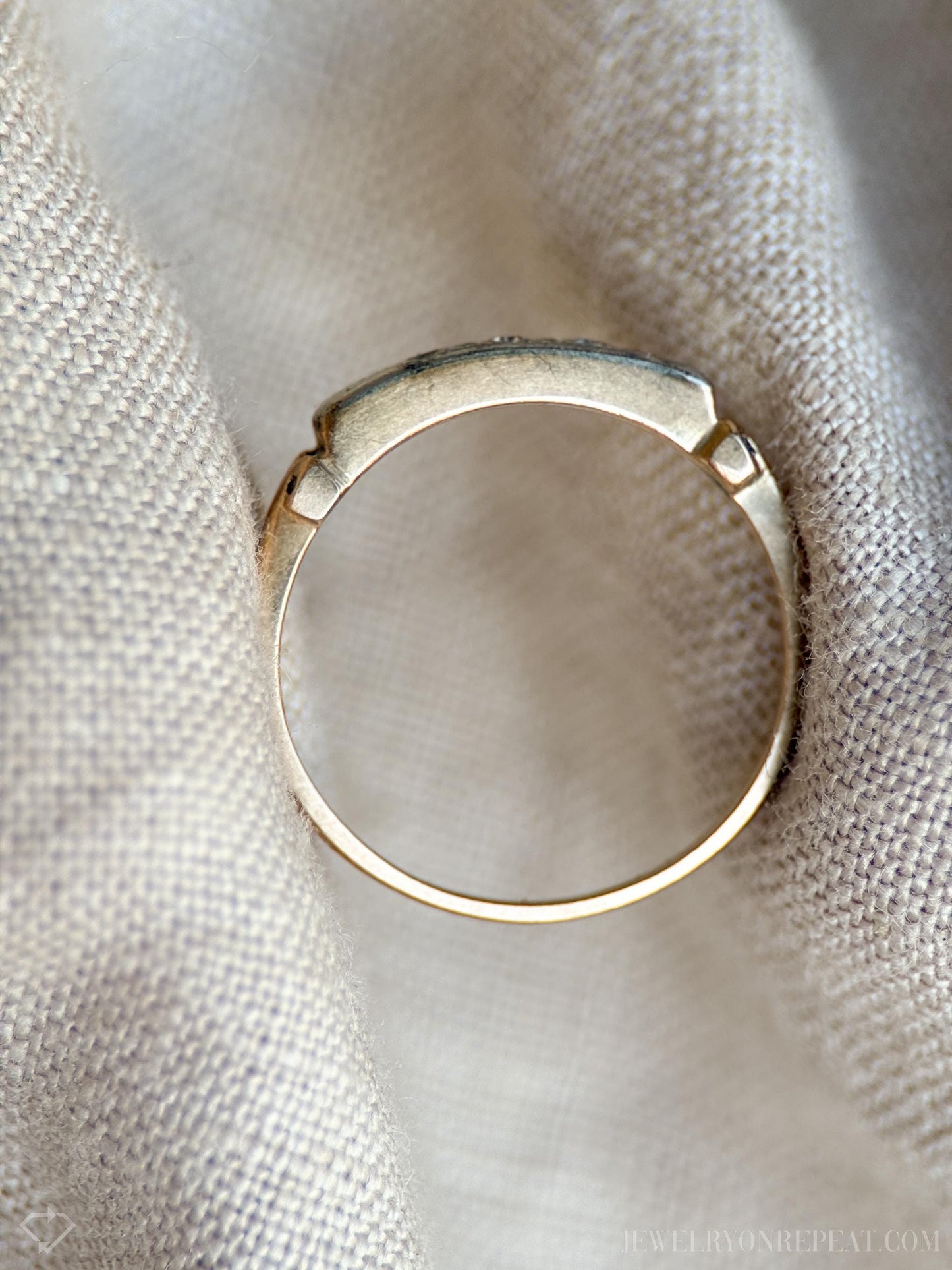 Vintage Diamond Wedding Band in 14k Gold, Antique Jewelry from the 1940s - Timeless, Sustainable, @JewelryOnRepeat