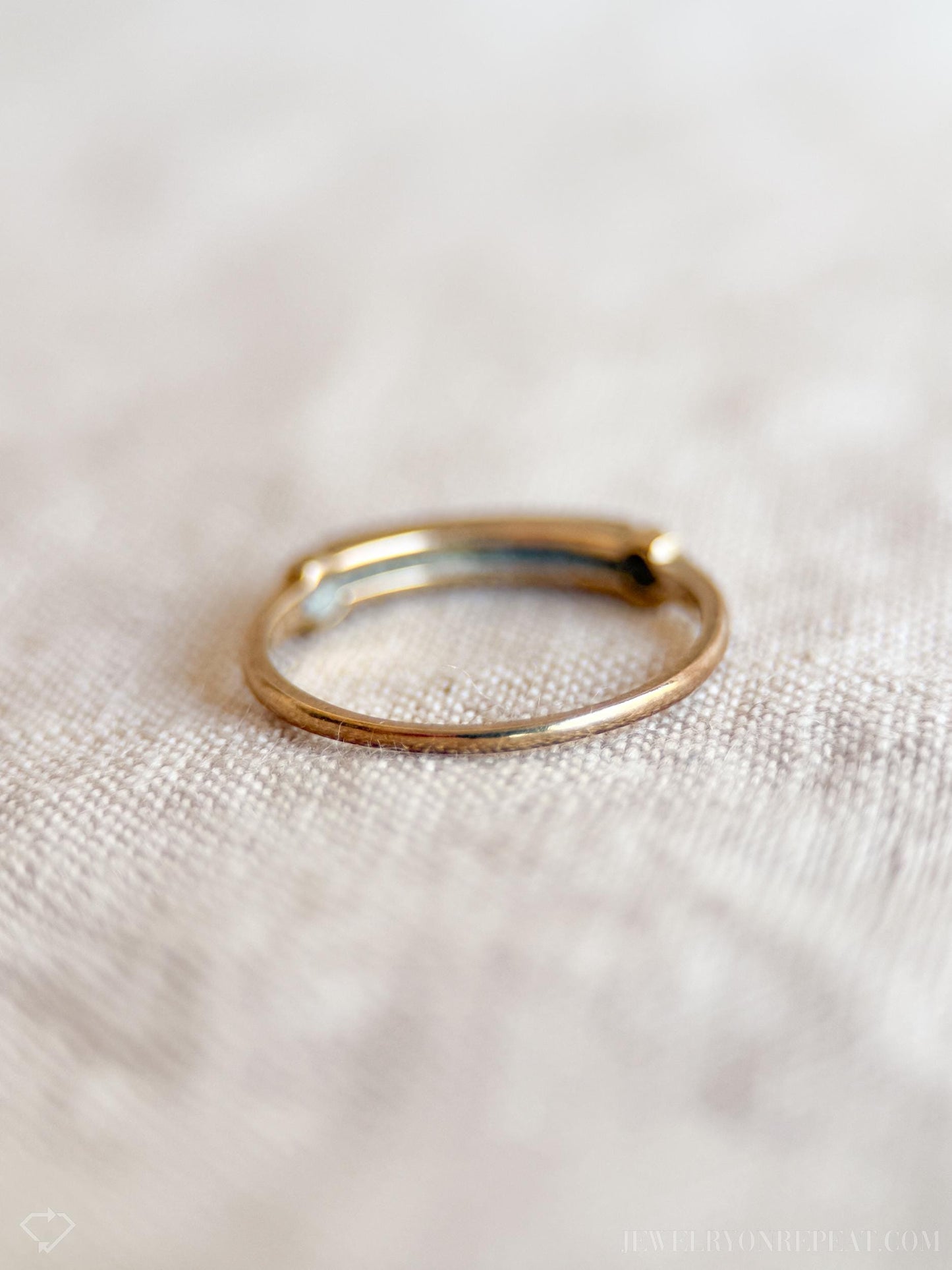 Vintage Diamond Wedding Band in 14k Gold, Antique Jewelry from the 1940s - Timeless, Sustainable, @JewelryOnRepeat