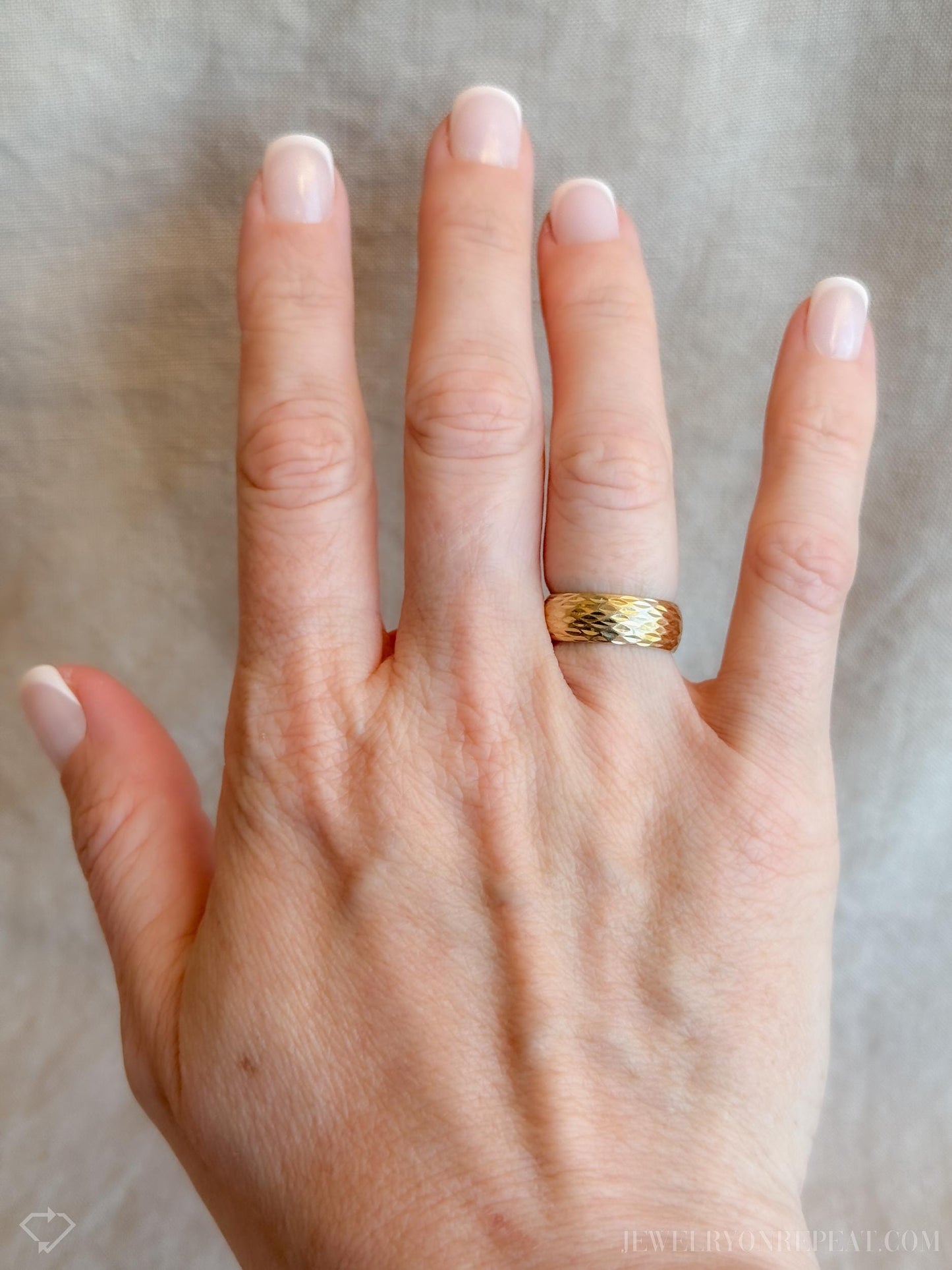 Vintage Textured Gold Wedding Band in 14k Gold, Retro Jewelry from the 1990s - Timeless, Sustainable, @JewelryOnRepeat