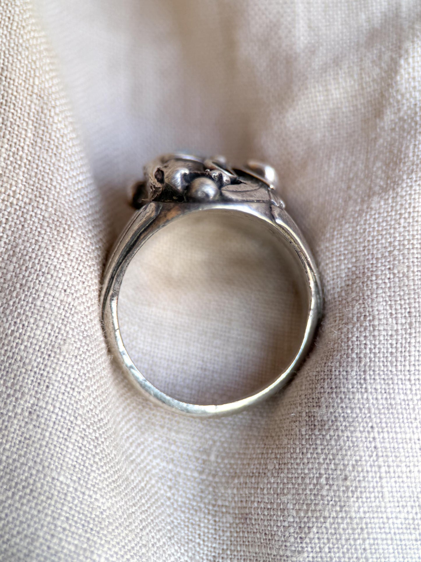 Sterling Silver Turquoise Wolf Ring, Native American Boho Statement Ring, Vintage Artisan Southwestern Jewelry - @JewelryonRepeat