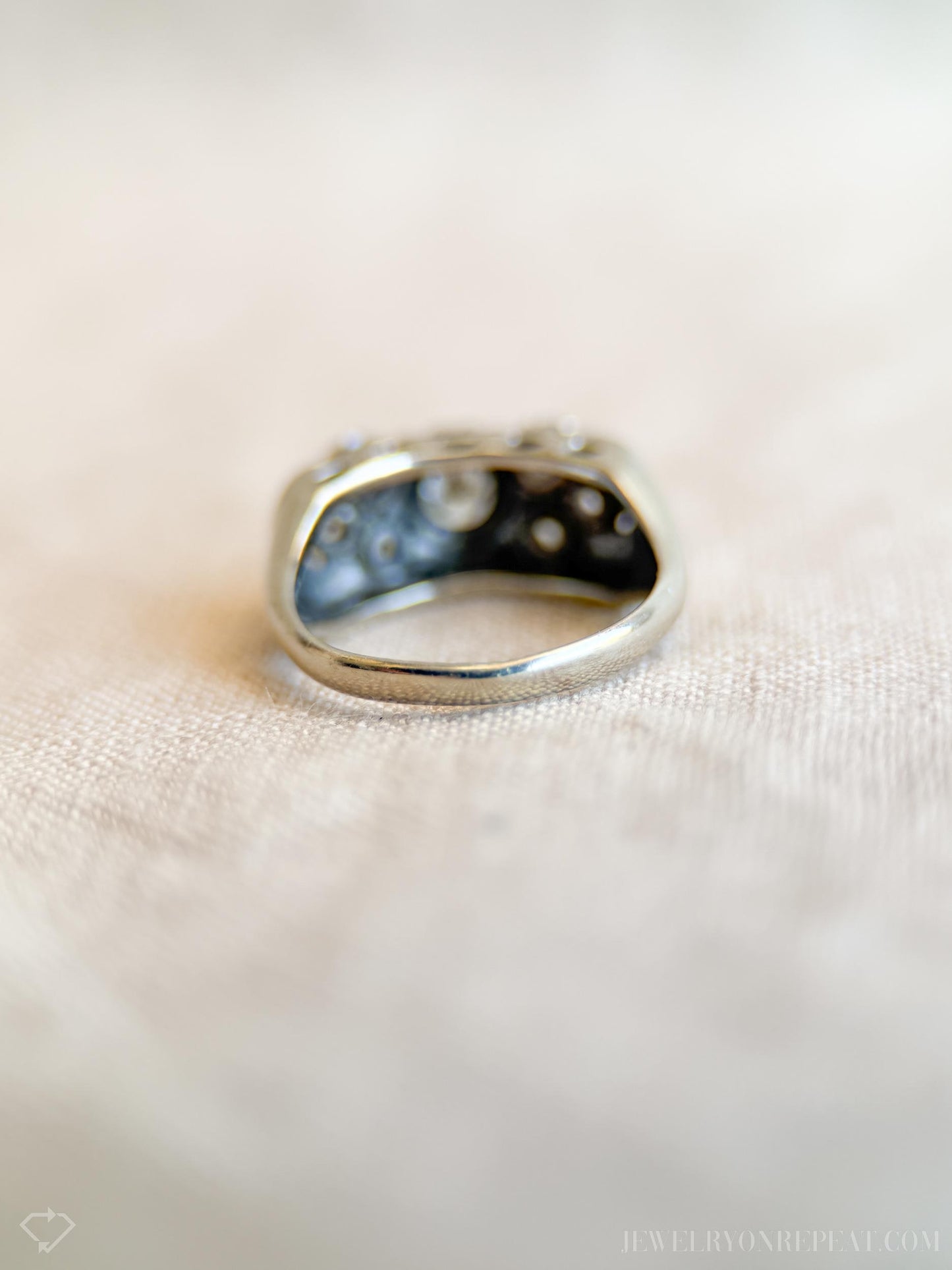 Vintage Art Deco Diamond Engagement Ring in 14k White Gold, Antique Jewelry from the 1950s - Timeless, Sustainable, @JewelryOnRepeat