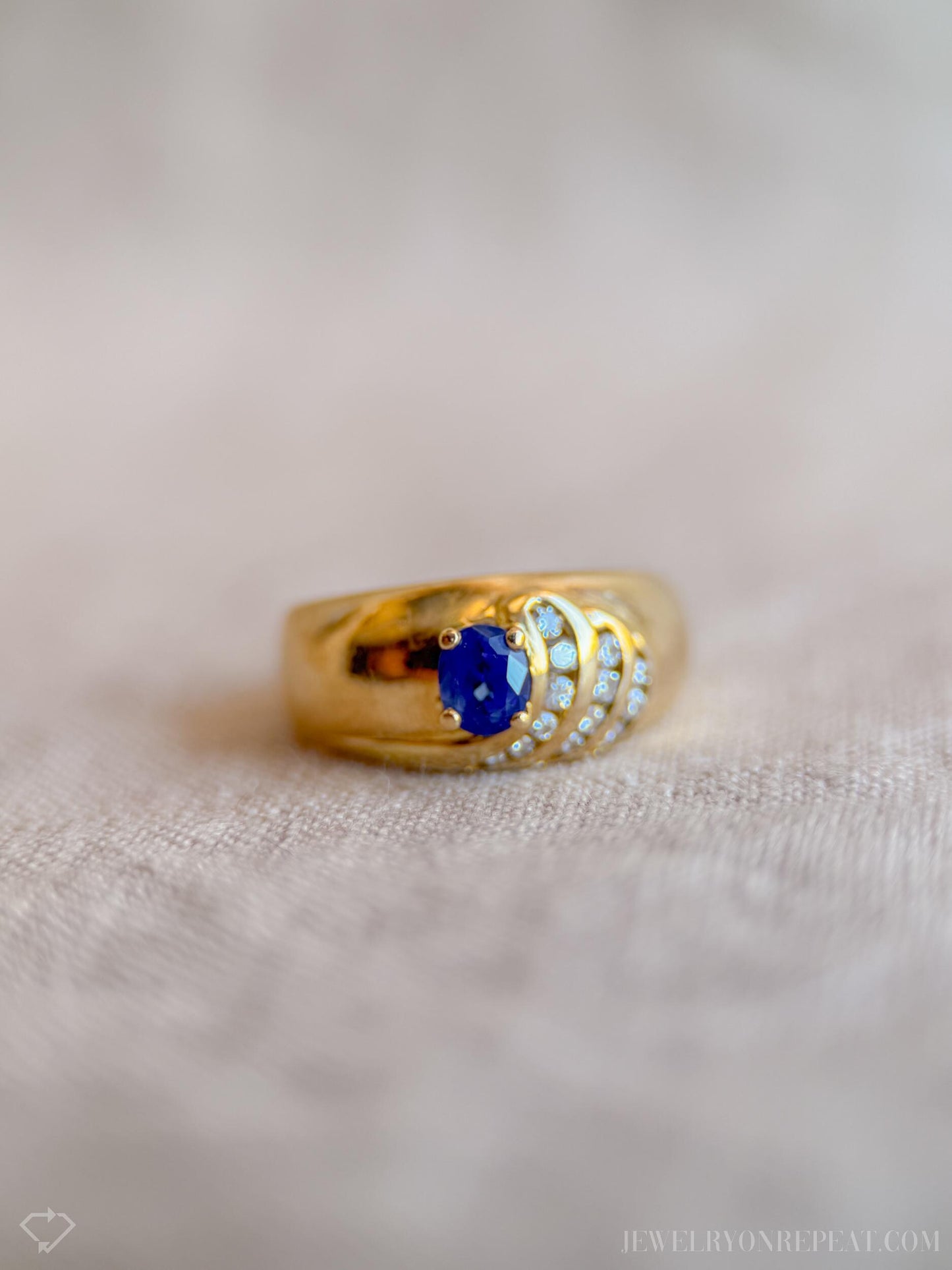 Vintage Diamond and Sapphire Wide Wave Band in 18k Gold, Vintage Jewelry from the 1990s - Timeless, Sustainable, @JewelryOnRepeat