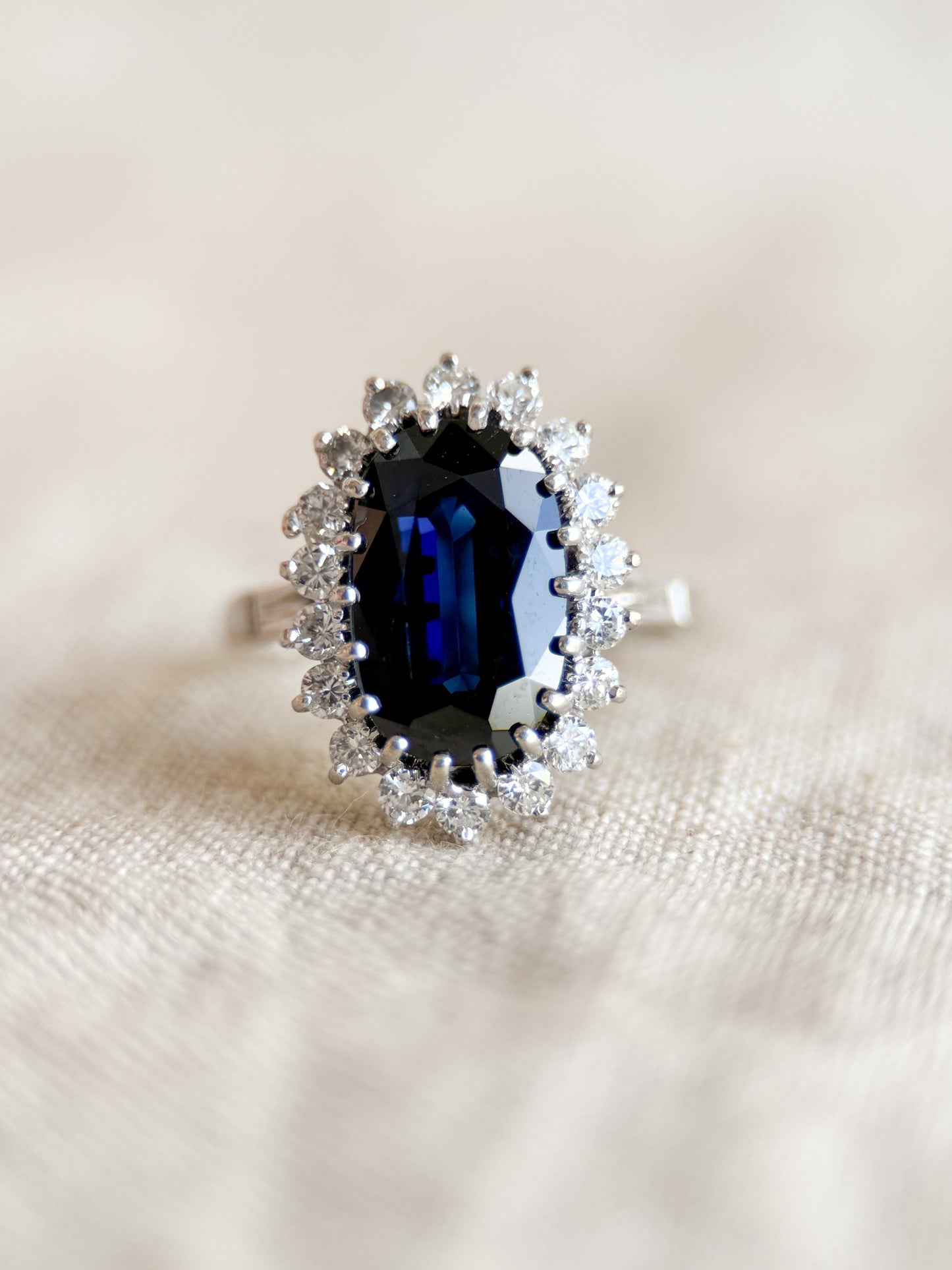 Vintage Sapphire Diamond Halo Gemstone Ring in Platinum, Retro Jewelry from the 1960s