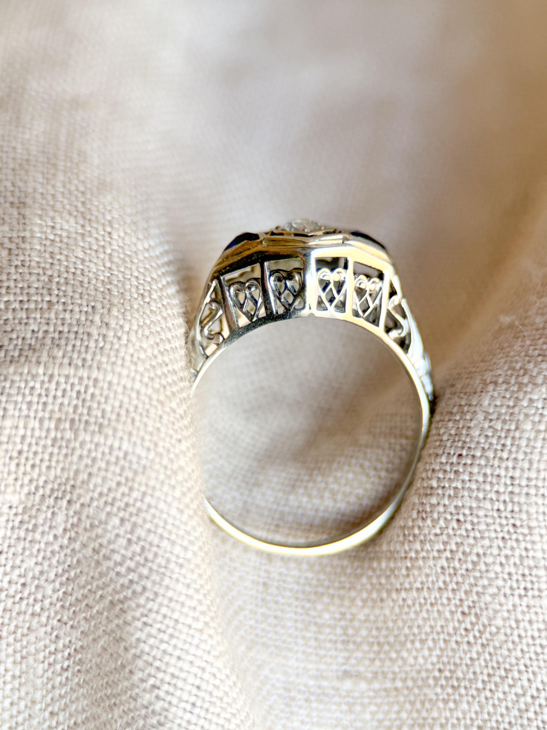 Vintage Art Deco Diamond and Sapphire Engagement Ring in 14k White Gold, Antique Jewelry from the 1920s