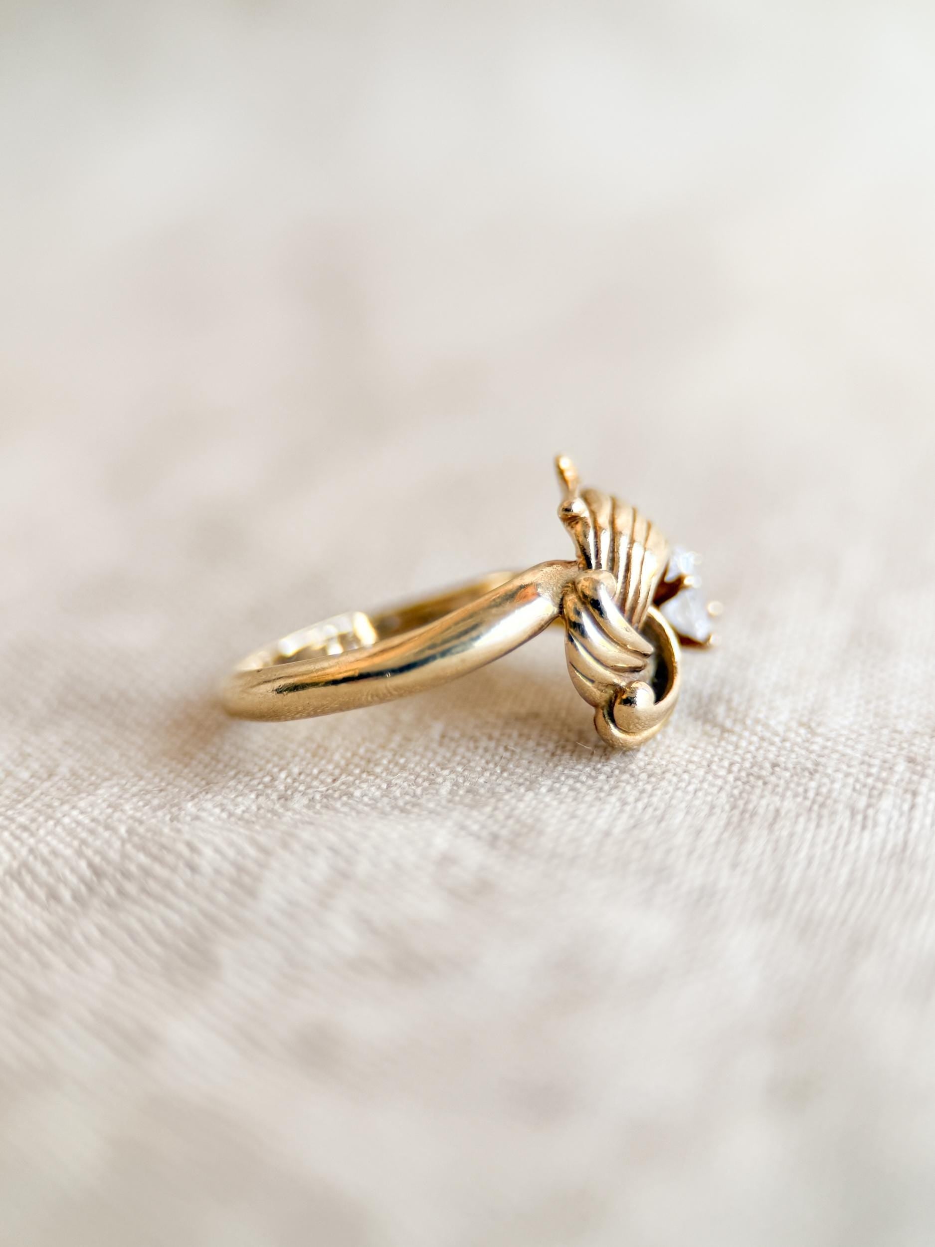 Vintage Pear Cut Diamond Filigree Engagement Ring in 14k Gold, Retro Jewelry from the 1970s