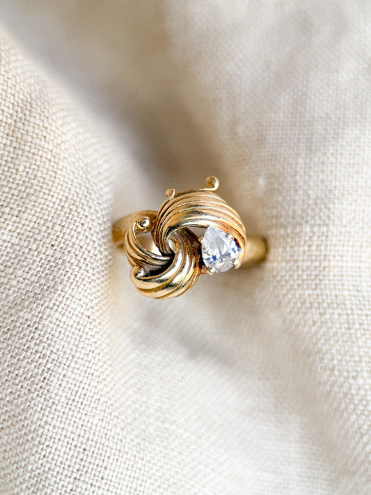 Vintage Pear Cut Diamond Filigree Engagement Ring in 14k Gold, Retro Jewelry from the 1970s