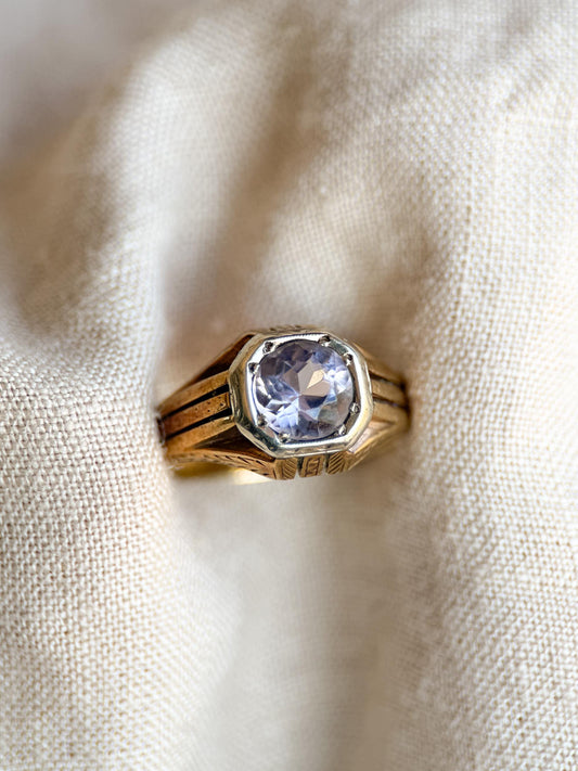 Vintage Purple Amethyst Solitaire Ring in 14k Gold, Antique Jewelry from the 1940s