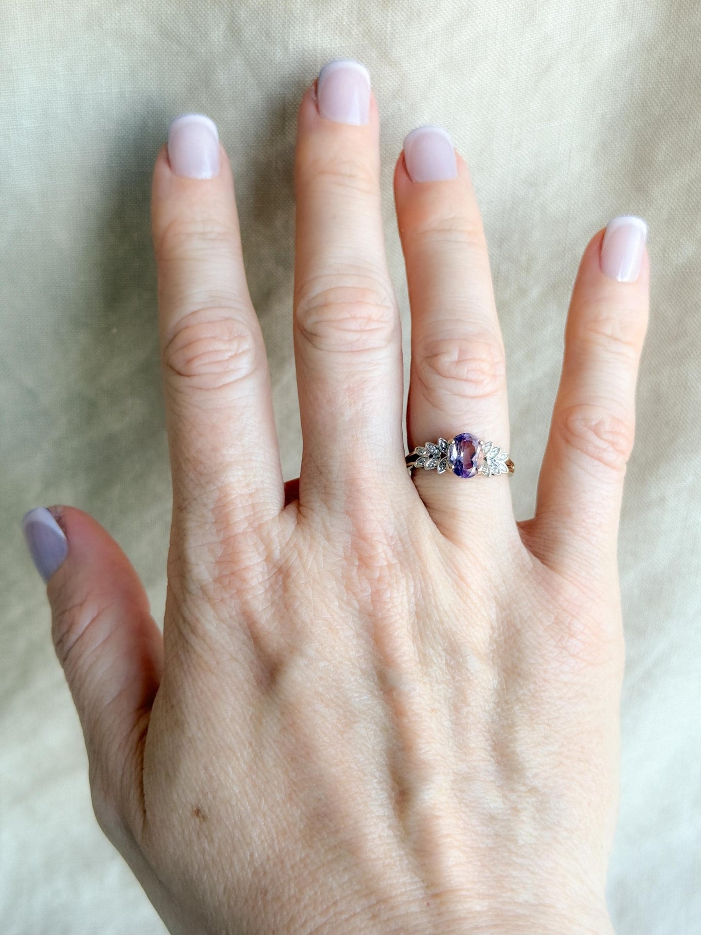 Vintage 1990s Oval Amethyst Ring - 14k Gold Statement Piece, Retro Floral Cocktail Jewelry