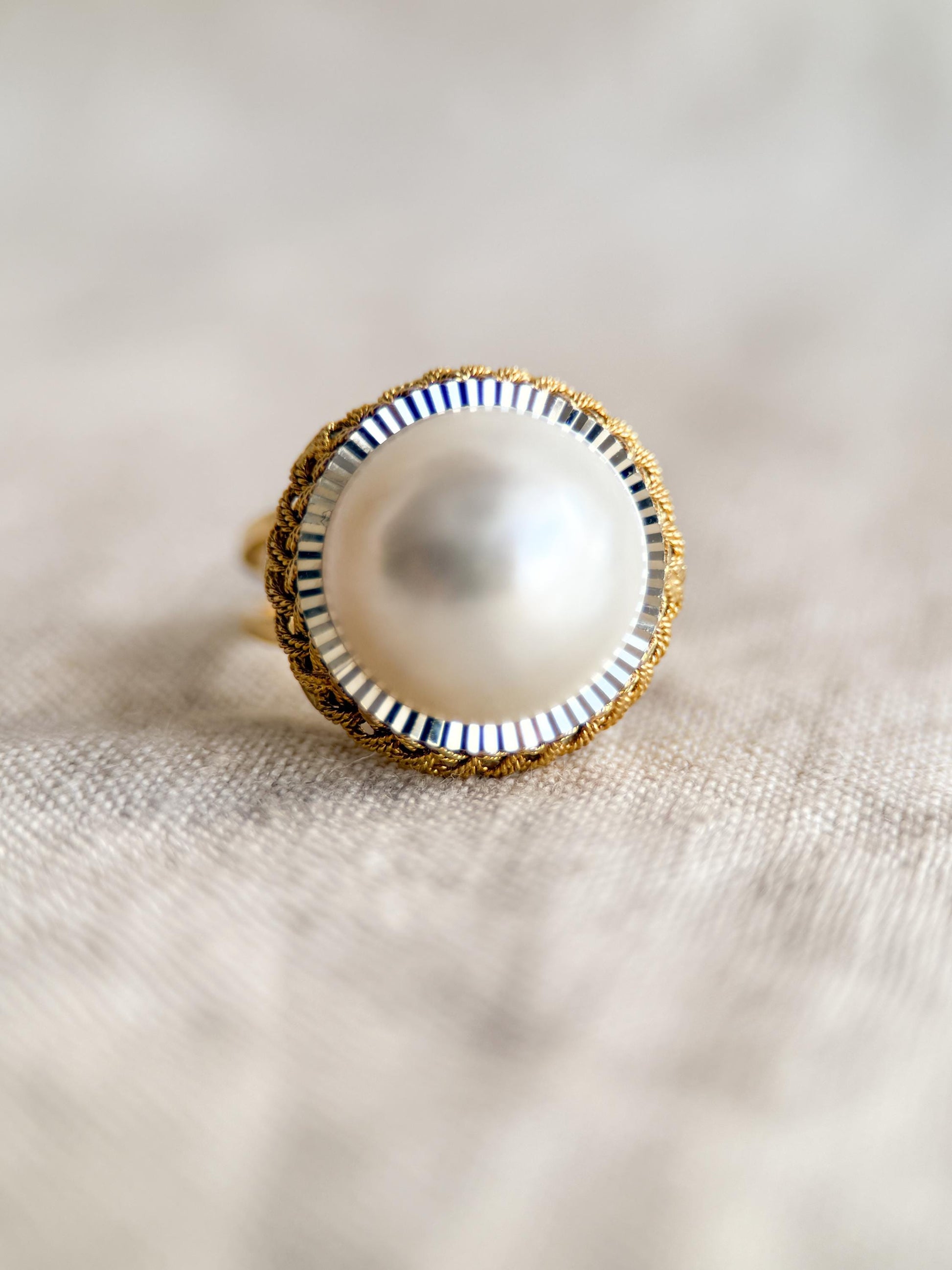 Elegant 1970s Mabe Pearl Solitaire Cocktail Ring - 14k Gold Vintage Statement Jewelry