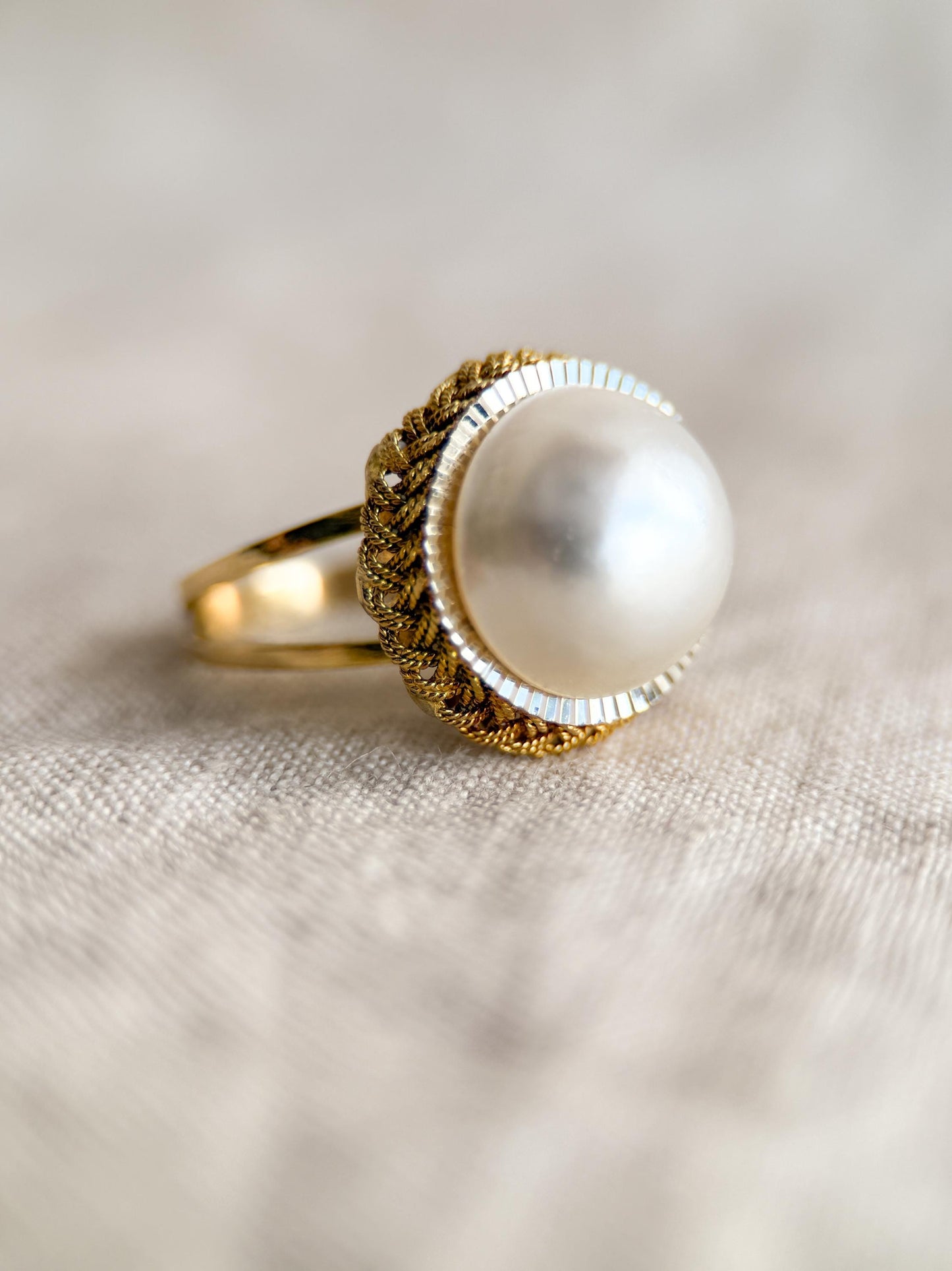 Elegant 1970s Mabe Pearl Solitaire Cocktail Ring - 14k Gold Vintage Statement Jewelry