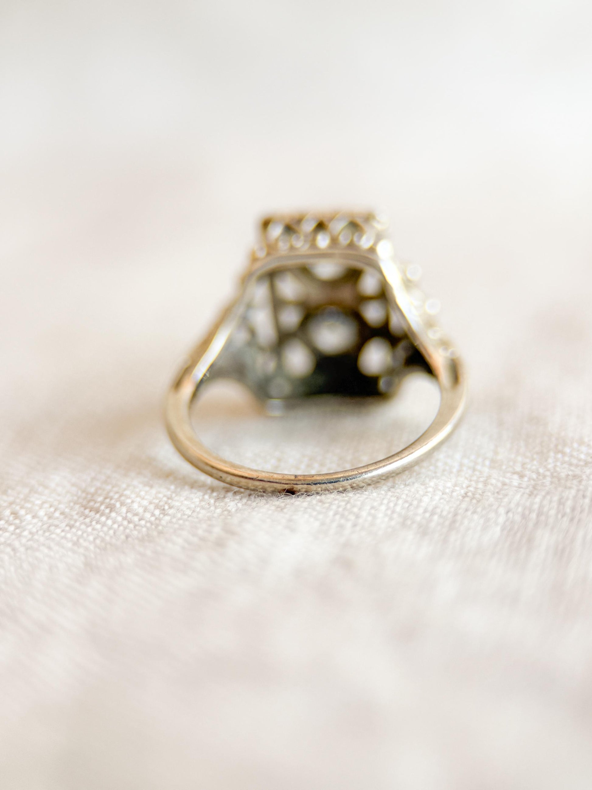 Vintage Art Deco Diamond Engagement Ring in 14k White Gold, Antique Jewelry from the 1900s
