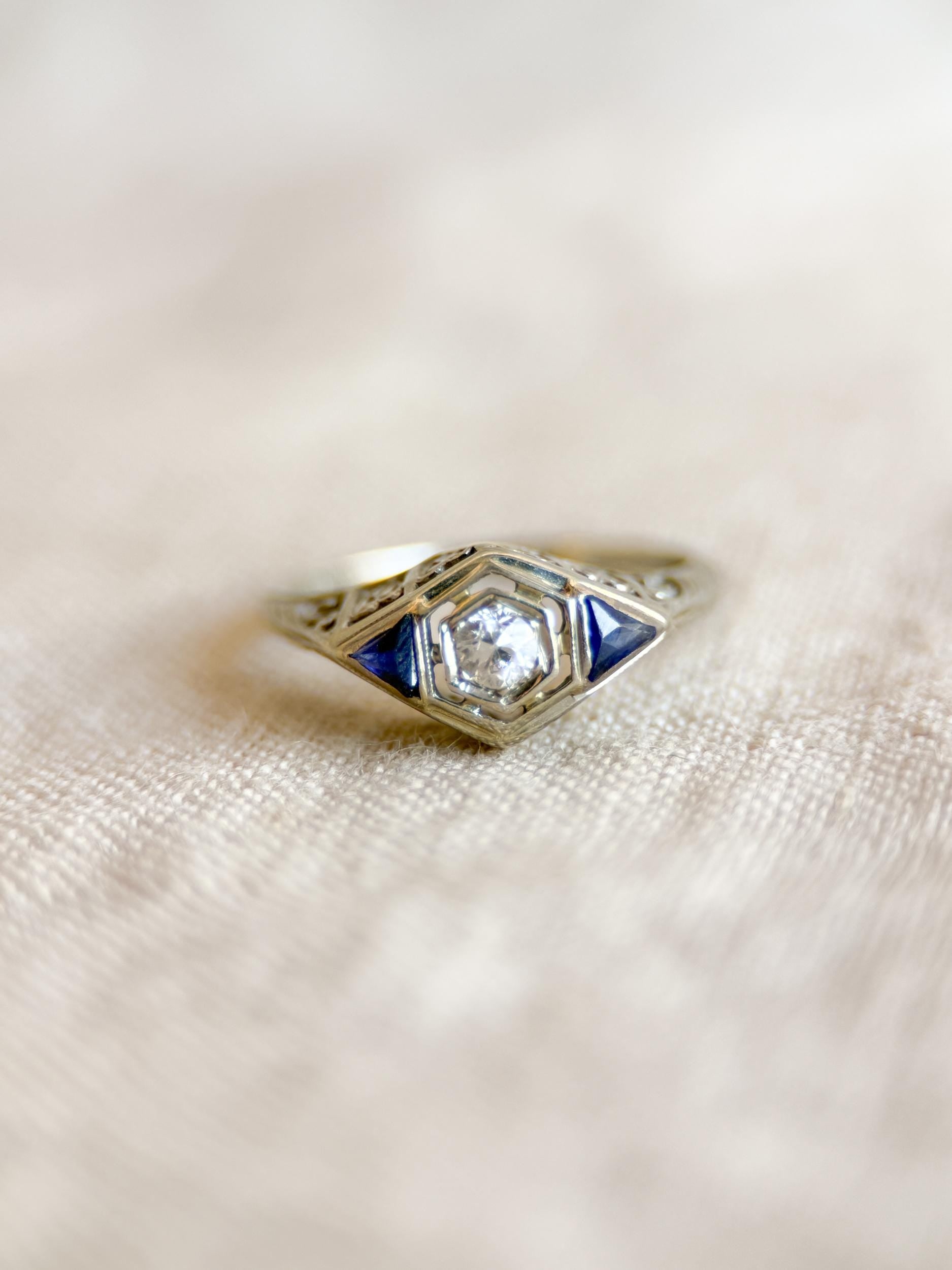 Vintage Art Deco Diamond and Sapphire Engagement Ring in 14k White Gold, Antique Jewelry from the 1920s
