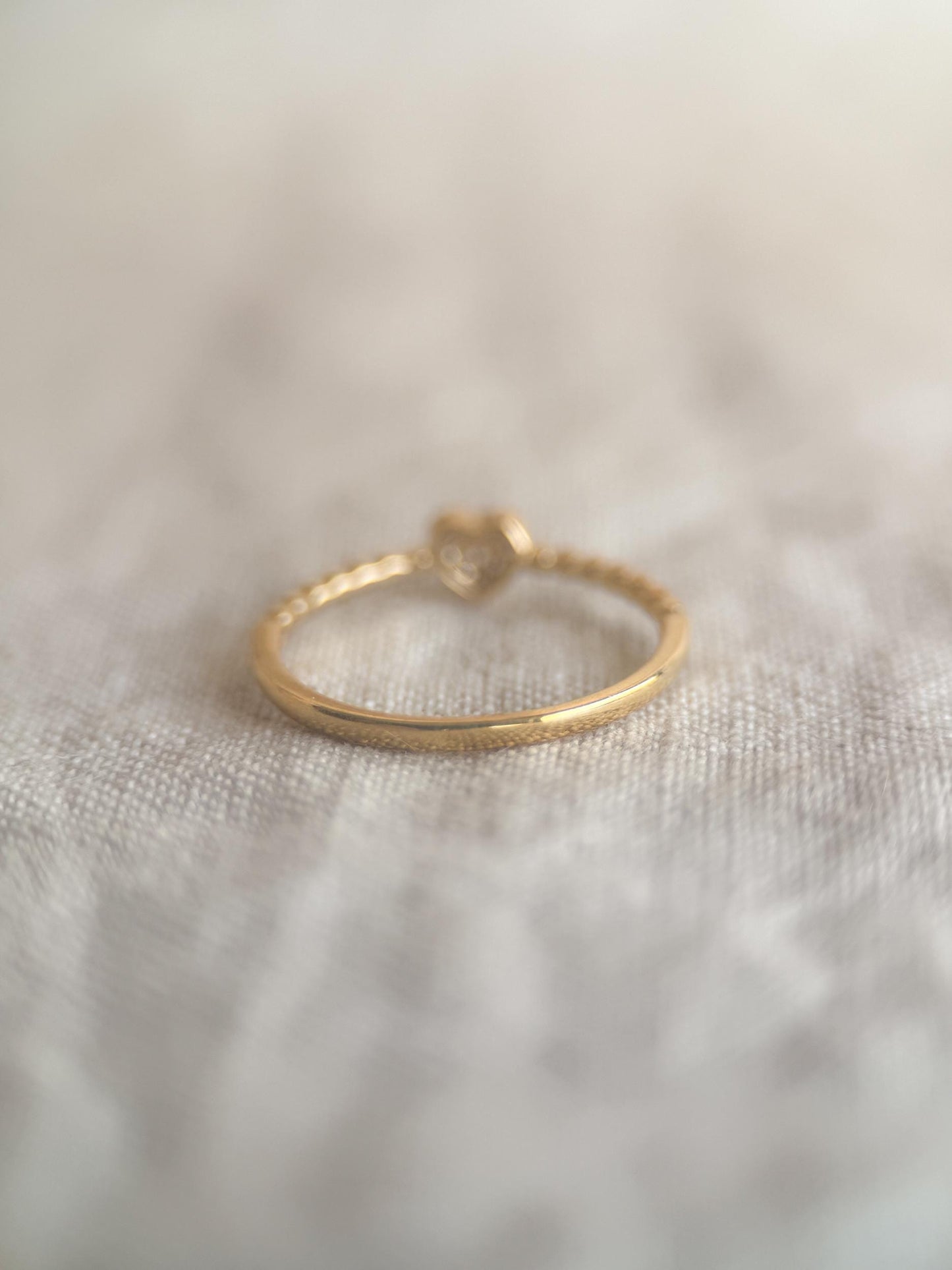 Vintage Heart Diamond Cluster Engagement Ring in 18k Gold, Retro Jewelry from the 1990s