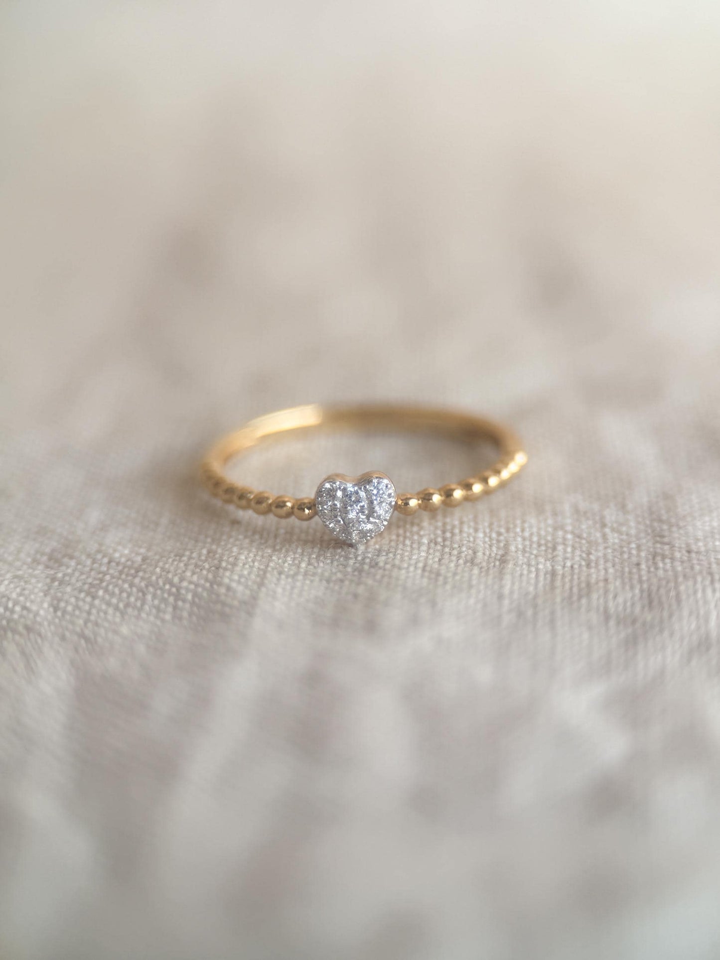 Vintage Heart Diamond Cluster Engagement Ring in 18k Gold, Retro Jewelry from the 1990s