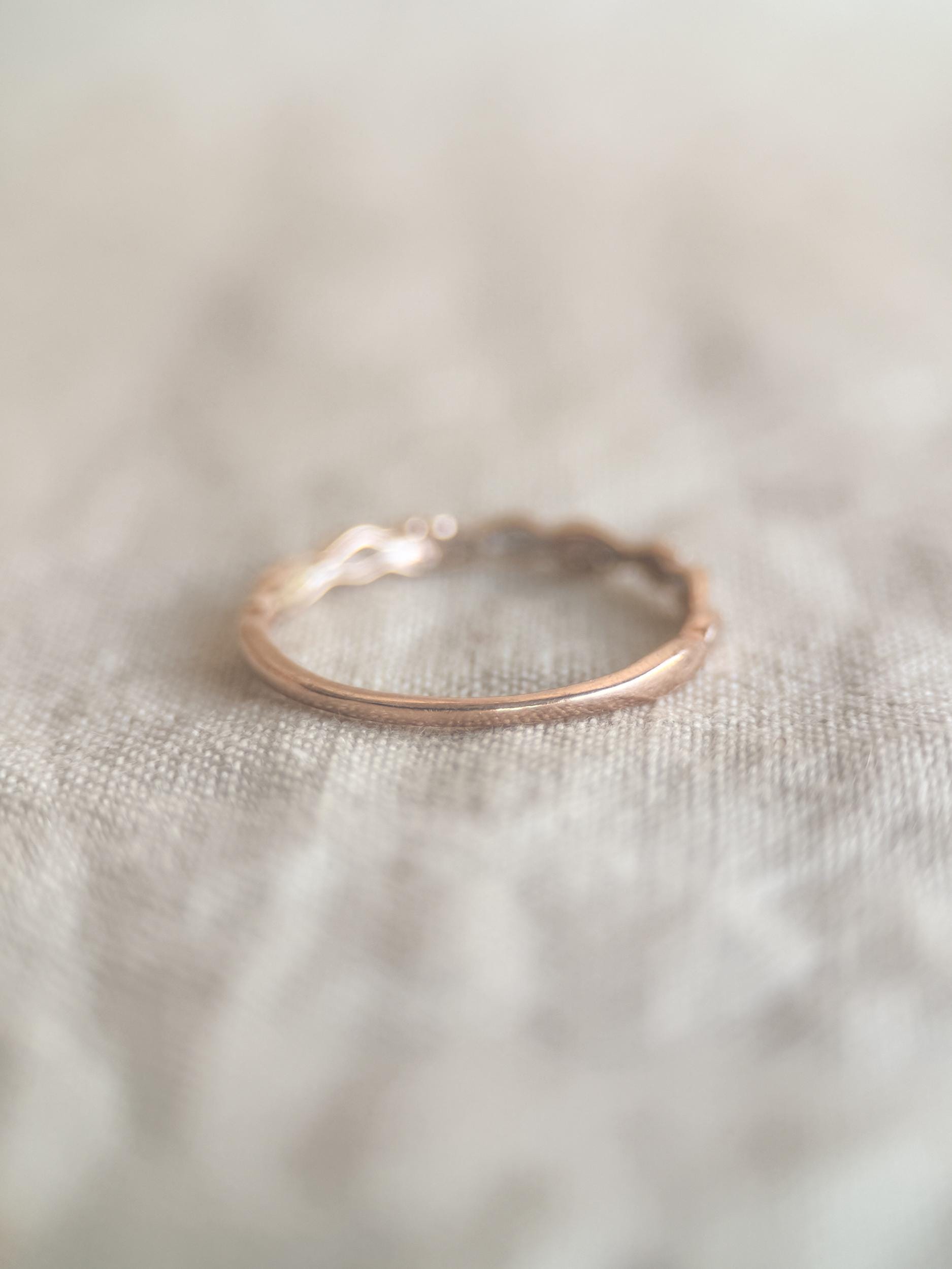 Vintage 2000s Rose Gold Diamond Wedding Band: 14k Retro Minimalist Heirloom Ring for Women