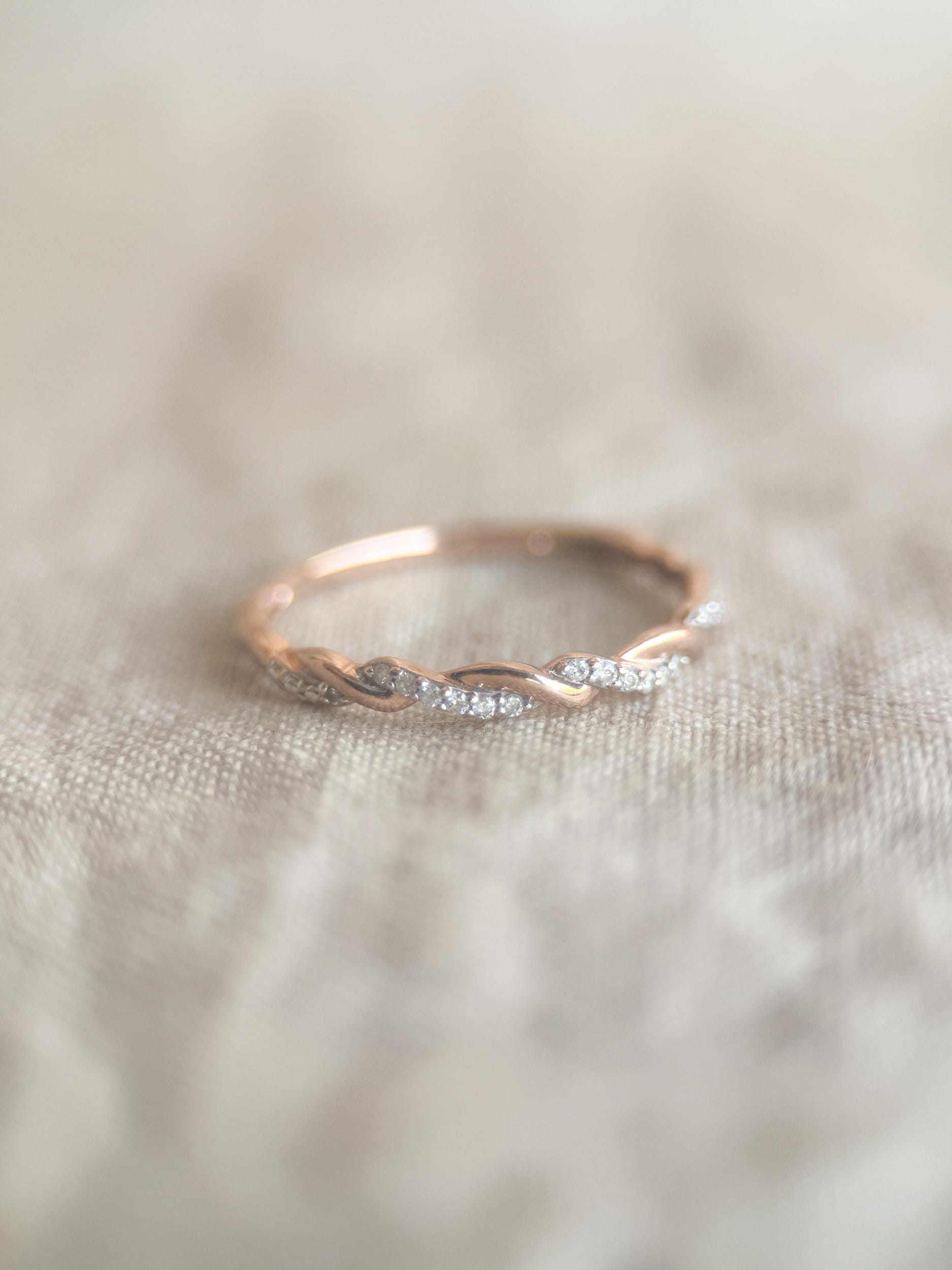 Vintage 2000s Rose Gold Diamond Wedding Band: 14k Retro Minimalist Heirloom Ring for Women