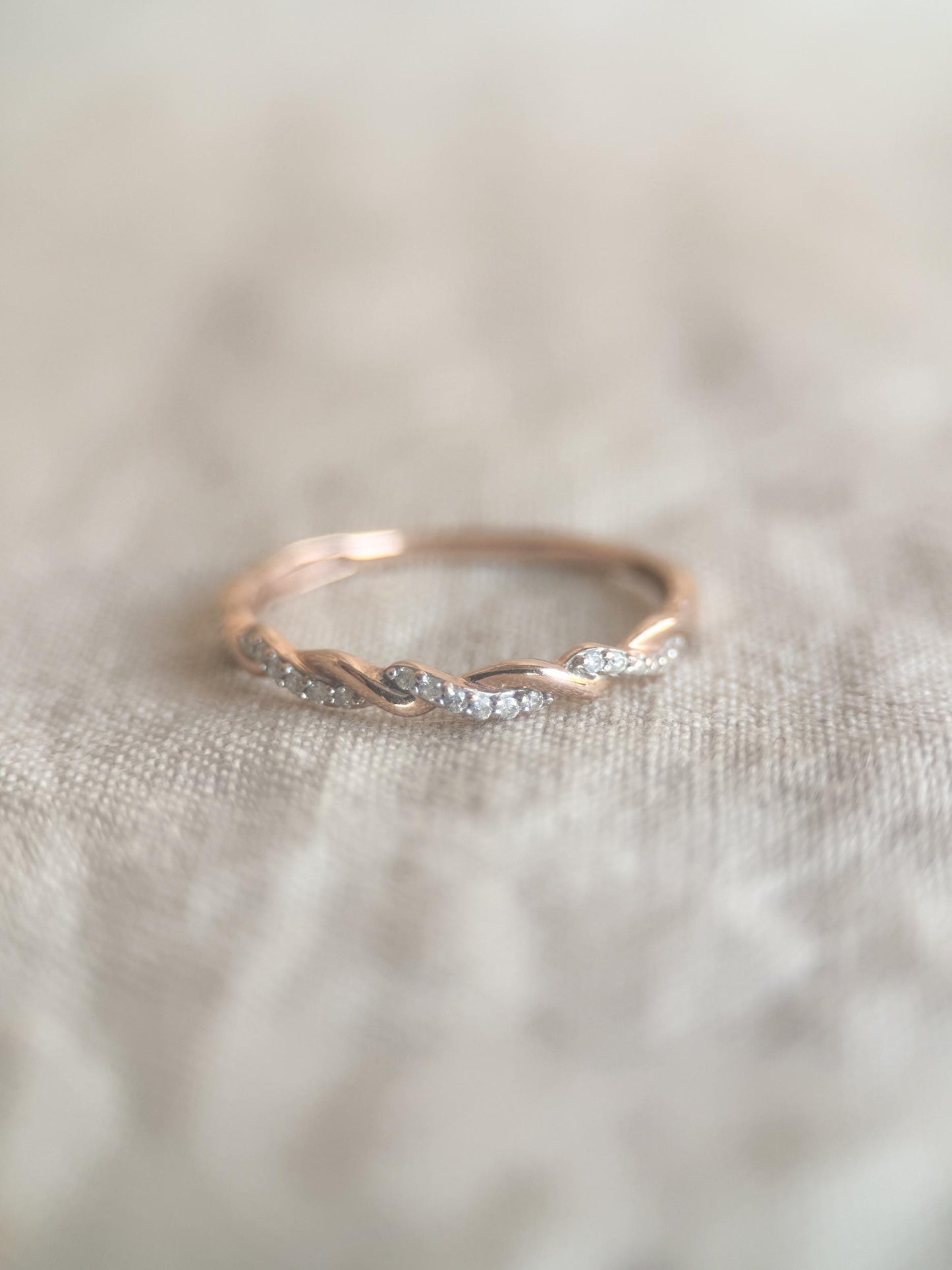 Vintage 2000s Rose Gold Diamond Wedding Band: 14k Retro Minimalist Heirloom Ring for Women