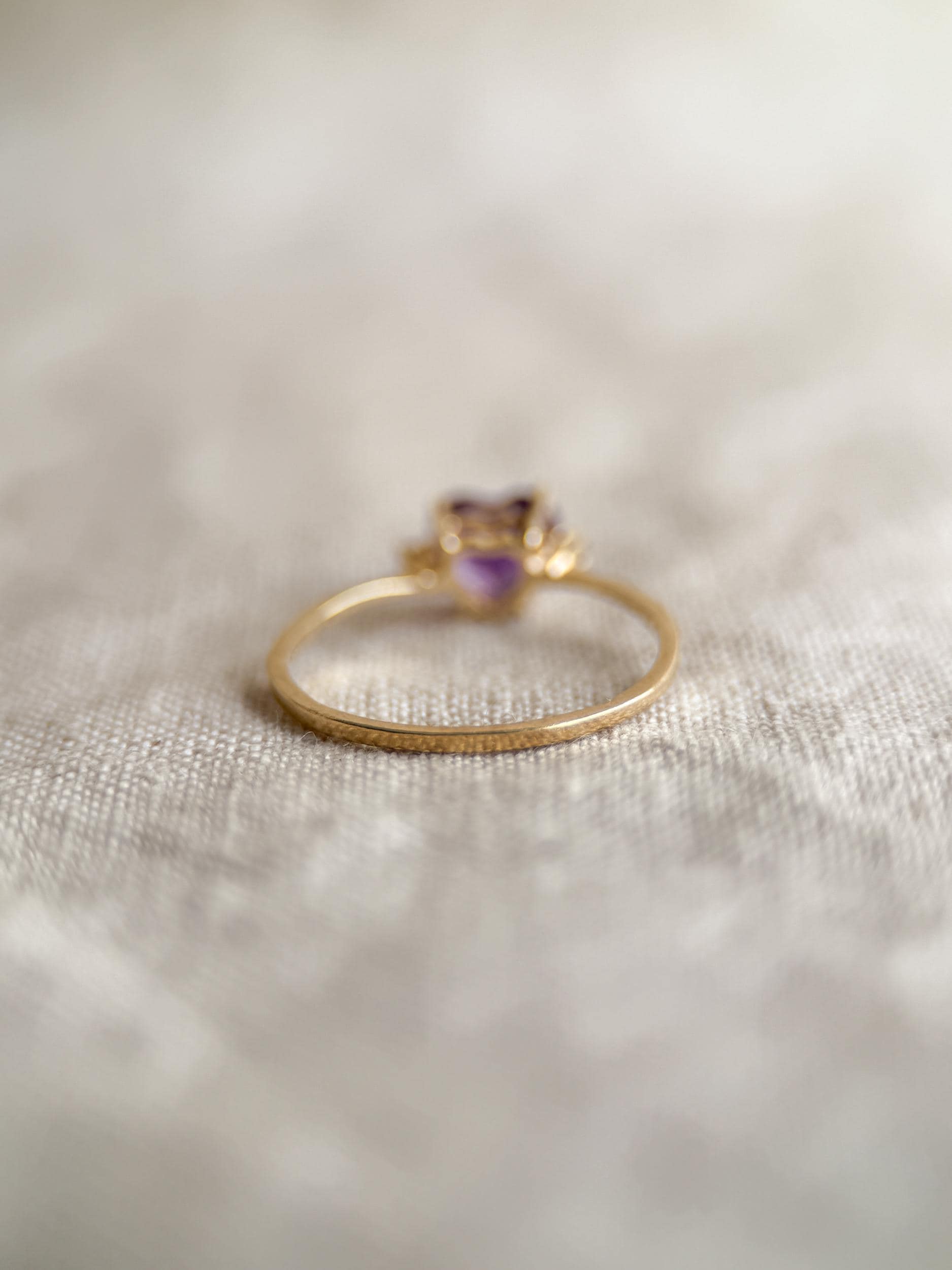 Vintage Purple Amethyst Heart Cut Gemstone Ring in 14k Gold, Retro Jewelry from the 1990s